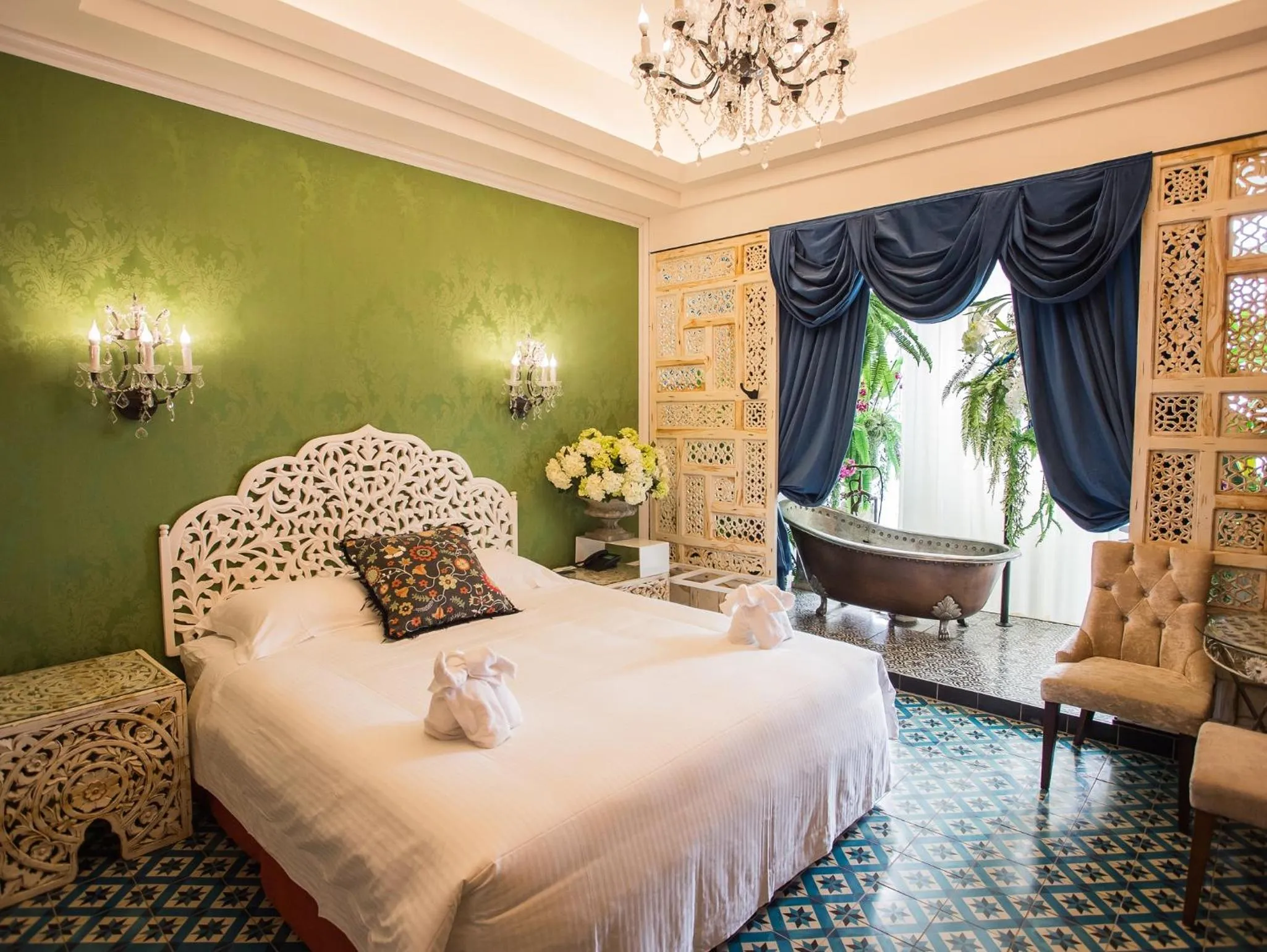 Bed in Anna King Hotel