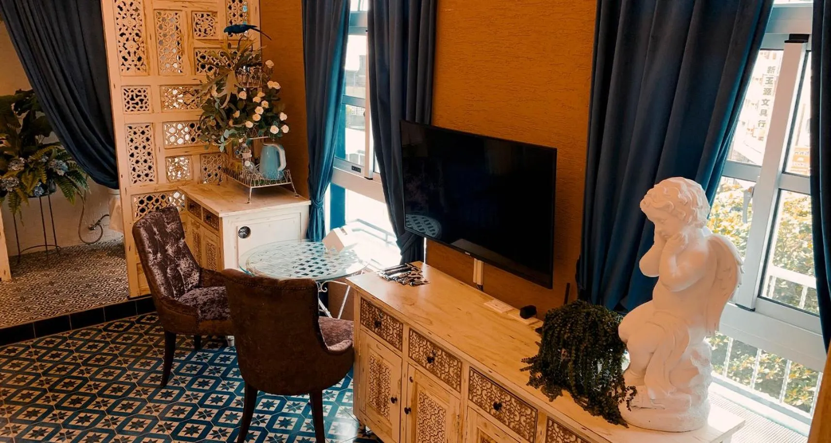 Seating area in Anna King Hotel