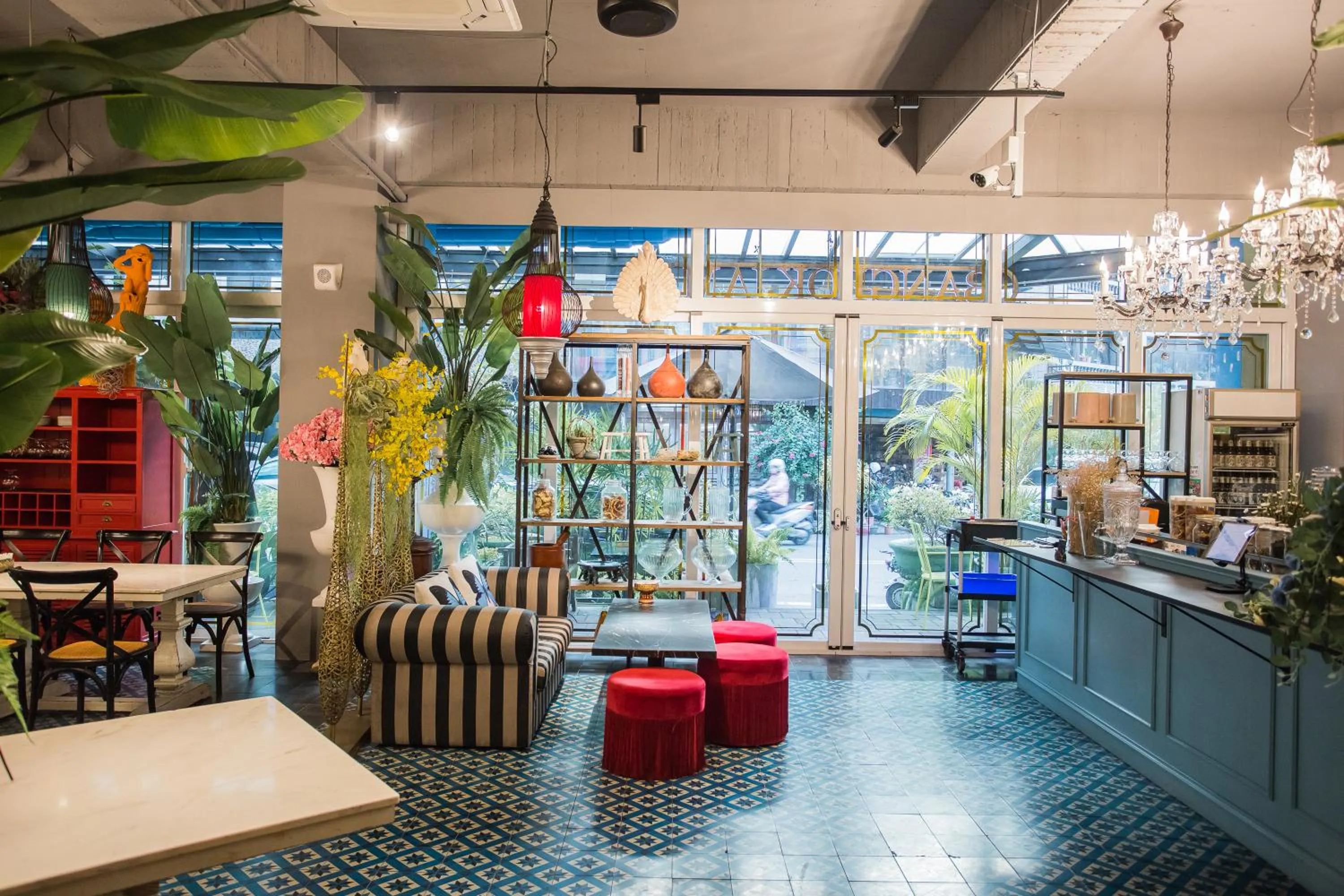 Restaurant/places to eat in Anna King Hotel