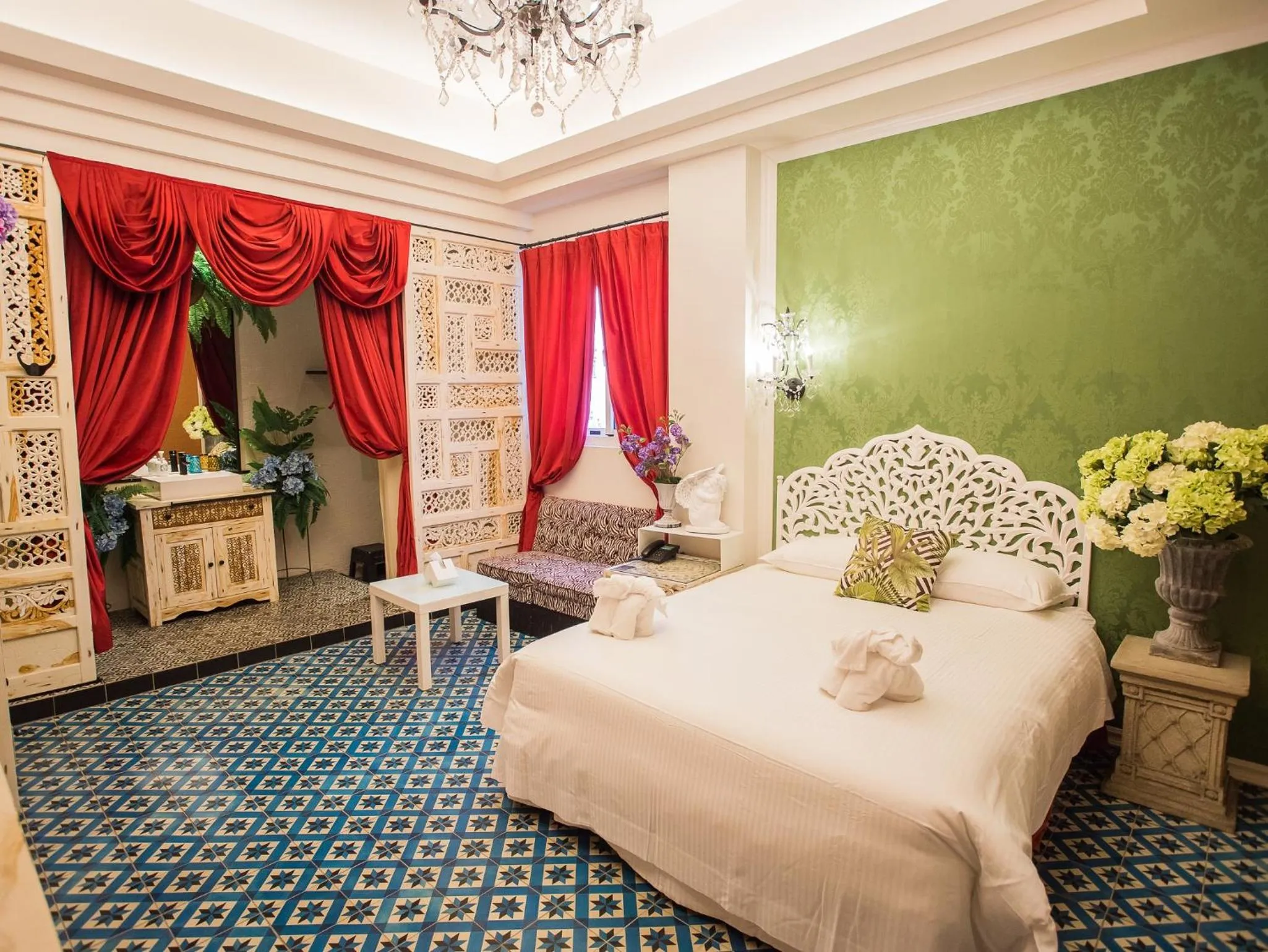 Bed in Anna King Hotel