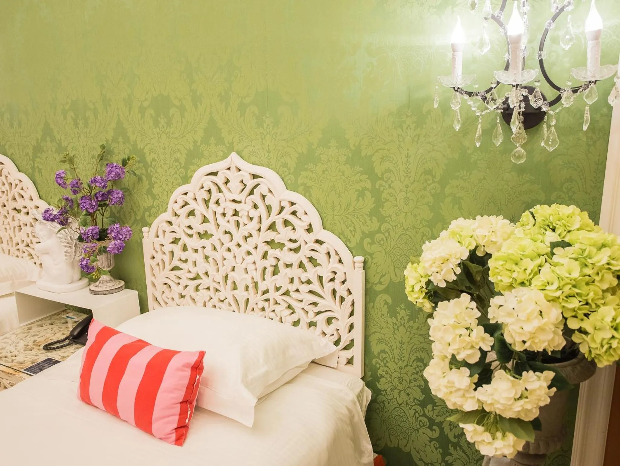 Bed in Anna King Hotel