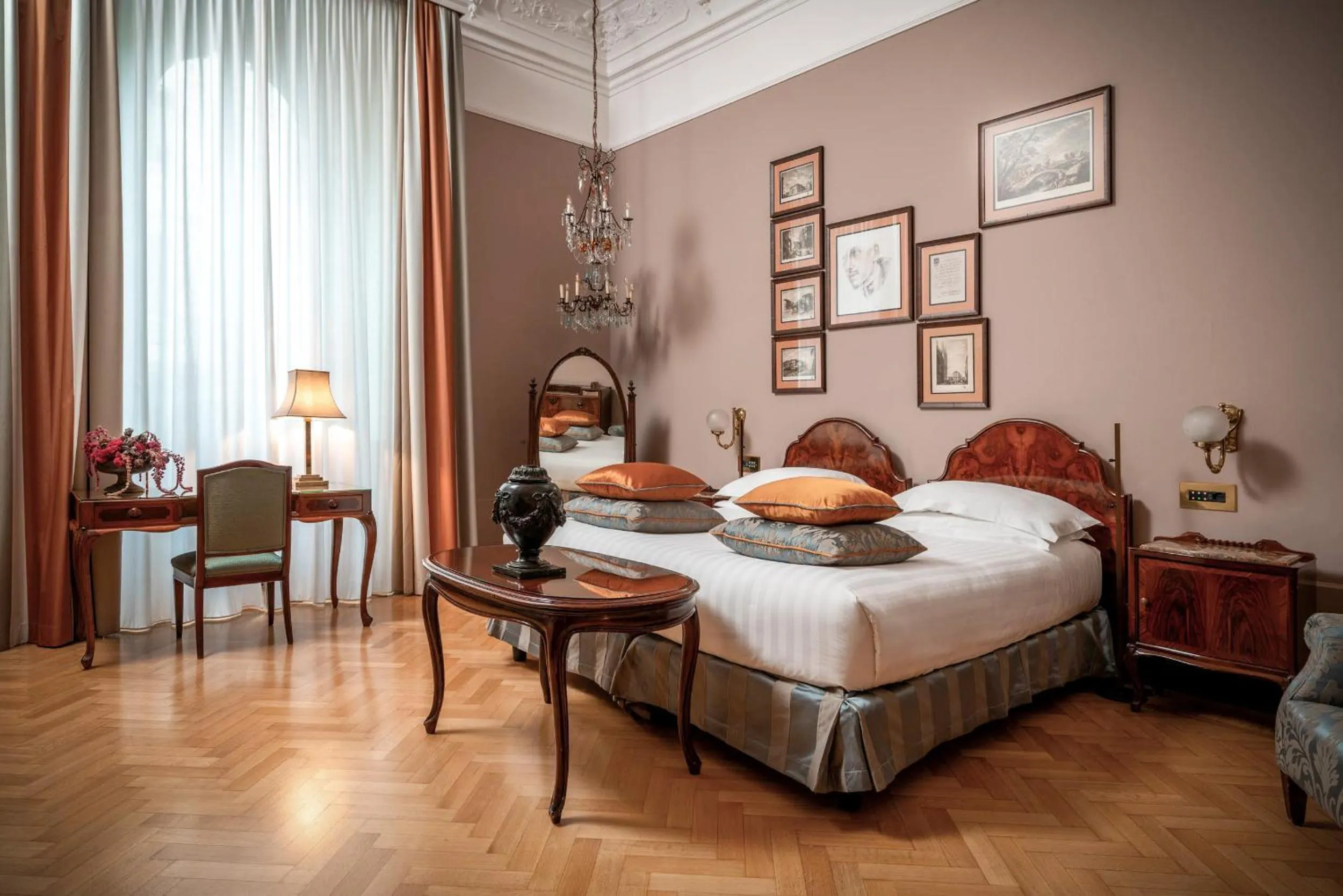 Bedroom, Bed in Grand Hotel et de Milan - The Leading Hotels of the World