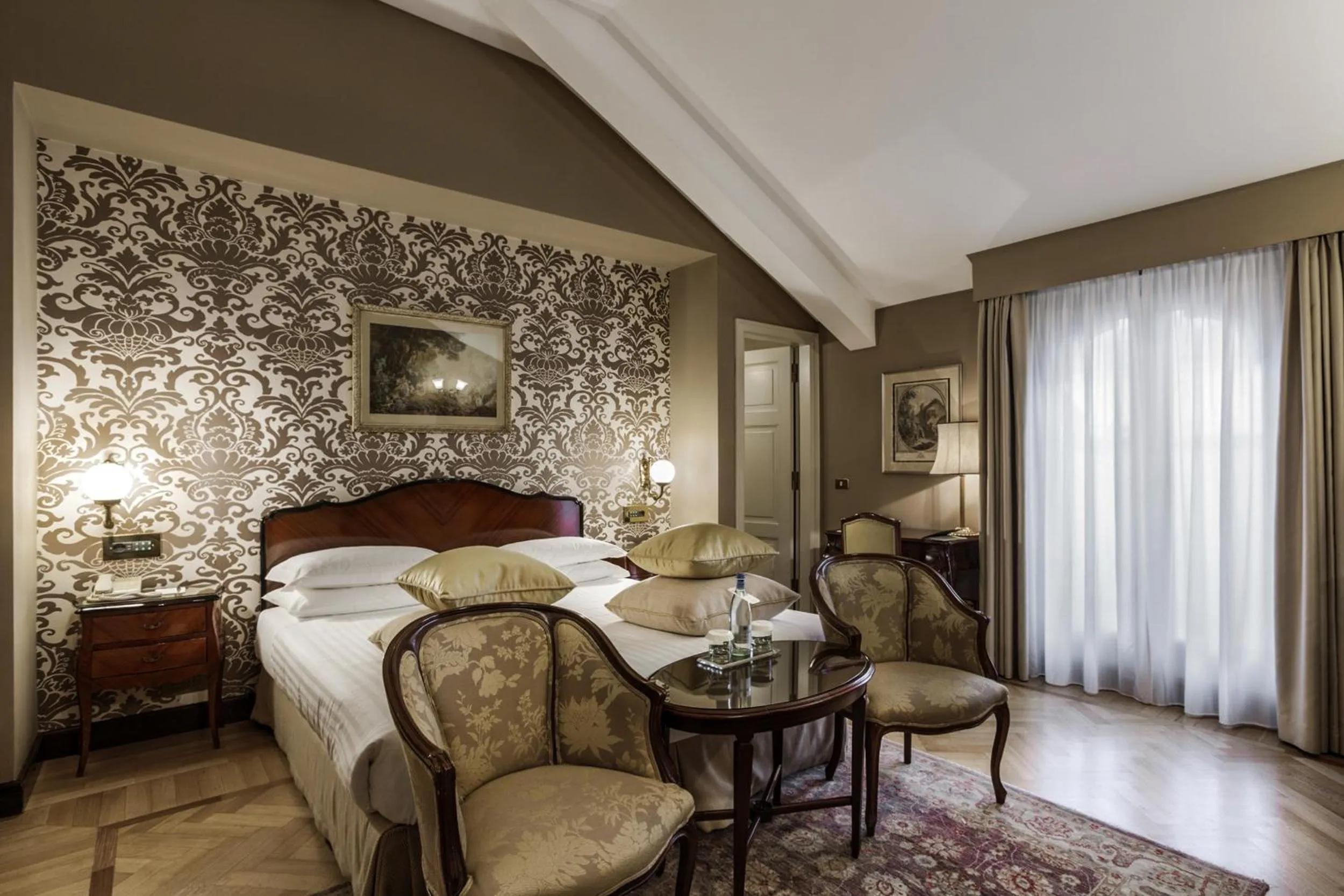 Bedroom, Bed in Grand Hotel et de Milan - The Leading Hotels of the World