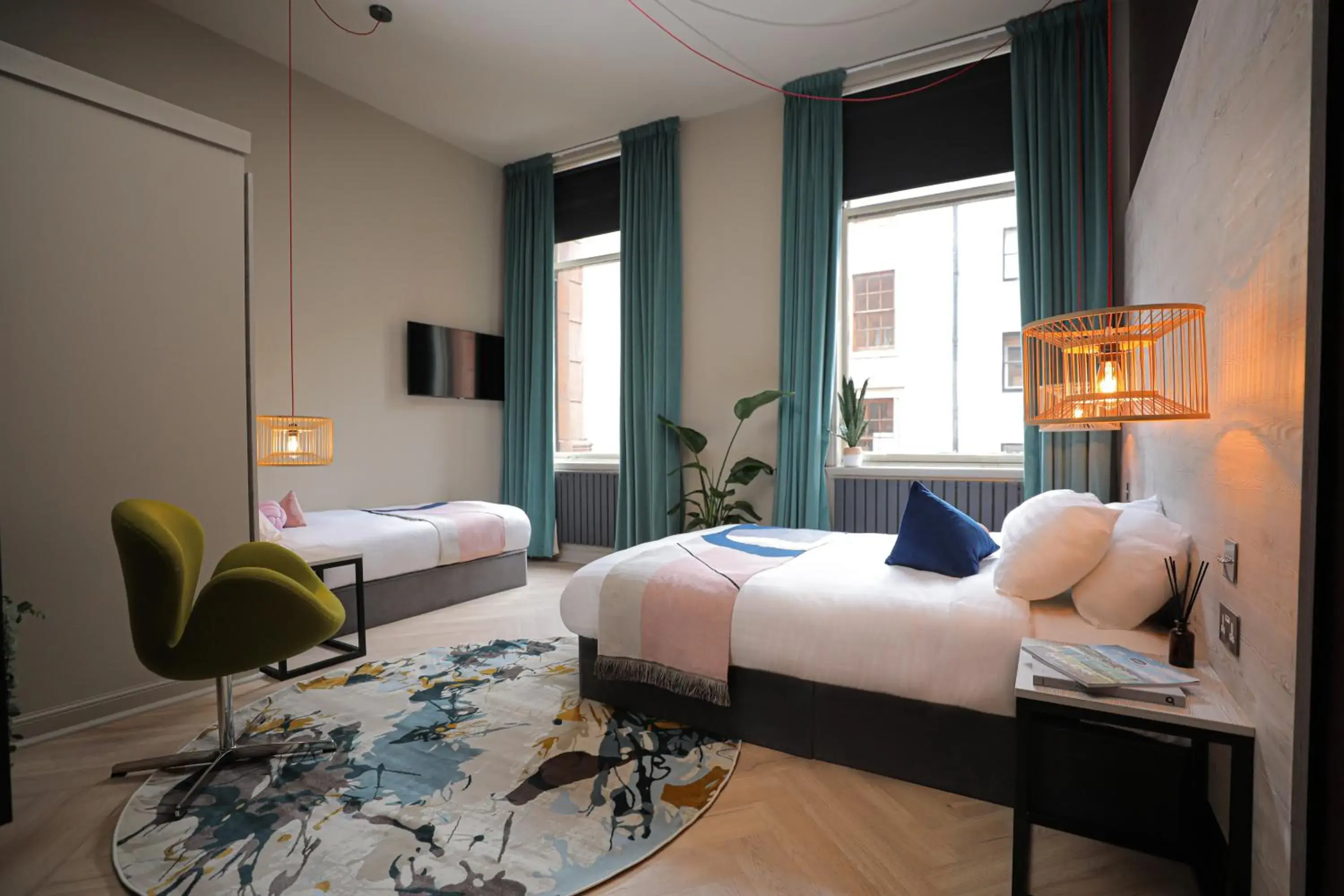 Double & Single Bed - Shared Facilities in Revolver Glasgow Double & Single Bed - Shared Facilities in Revolver Glasgow