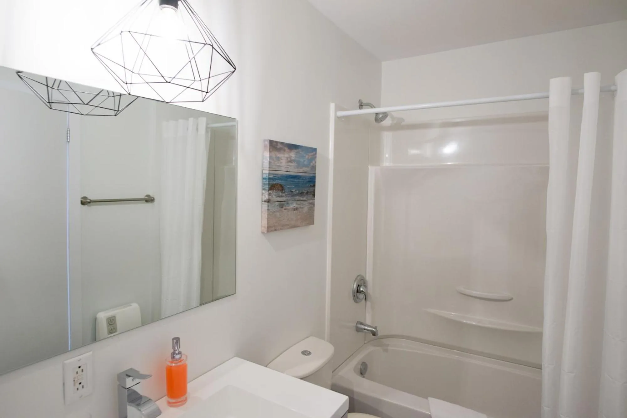 Shower in Le Court-Toit