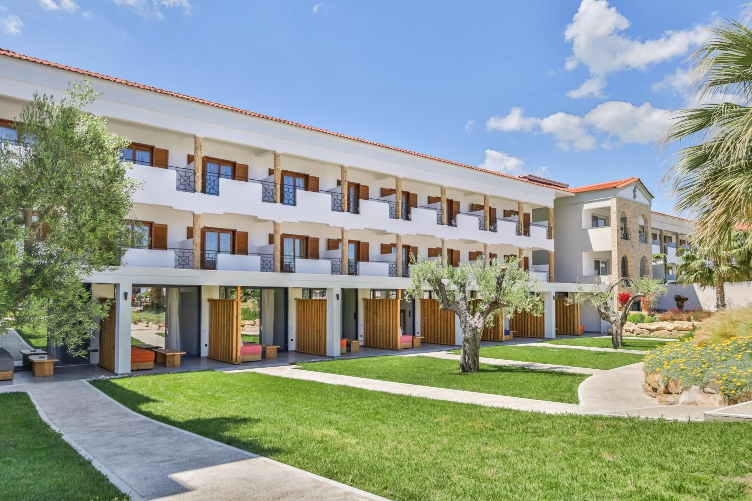 Property building in Tresor Sousouras