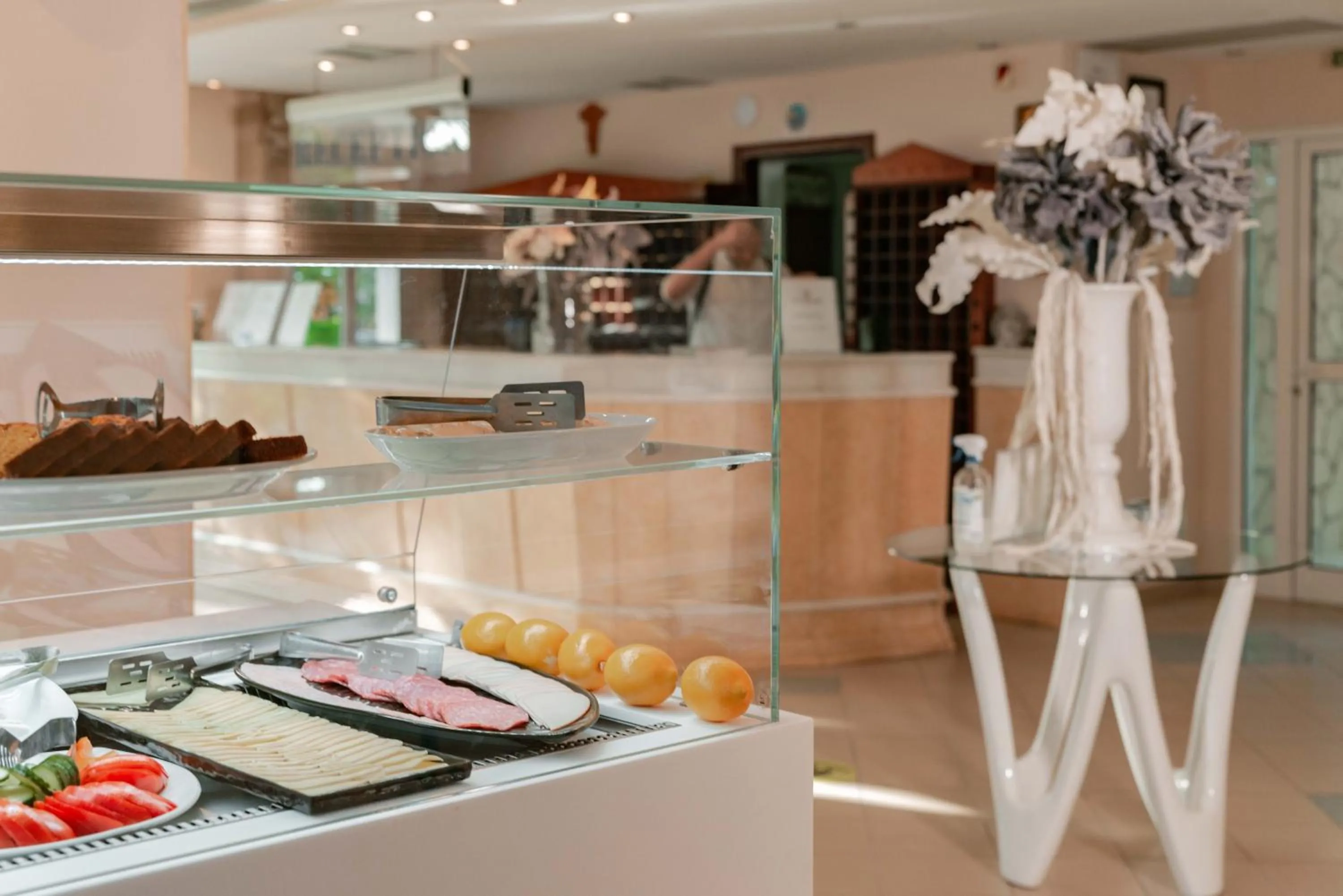 Restaurant/places to eat in Tresor Sousouras