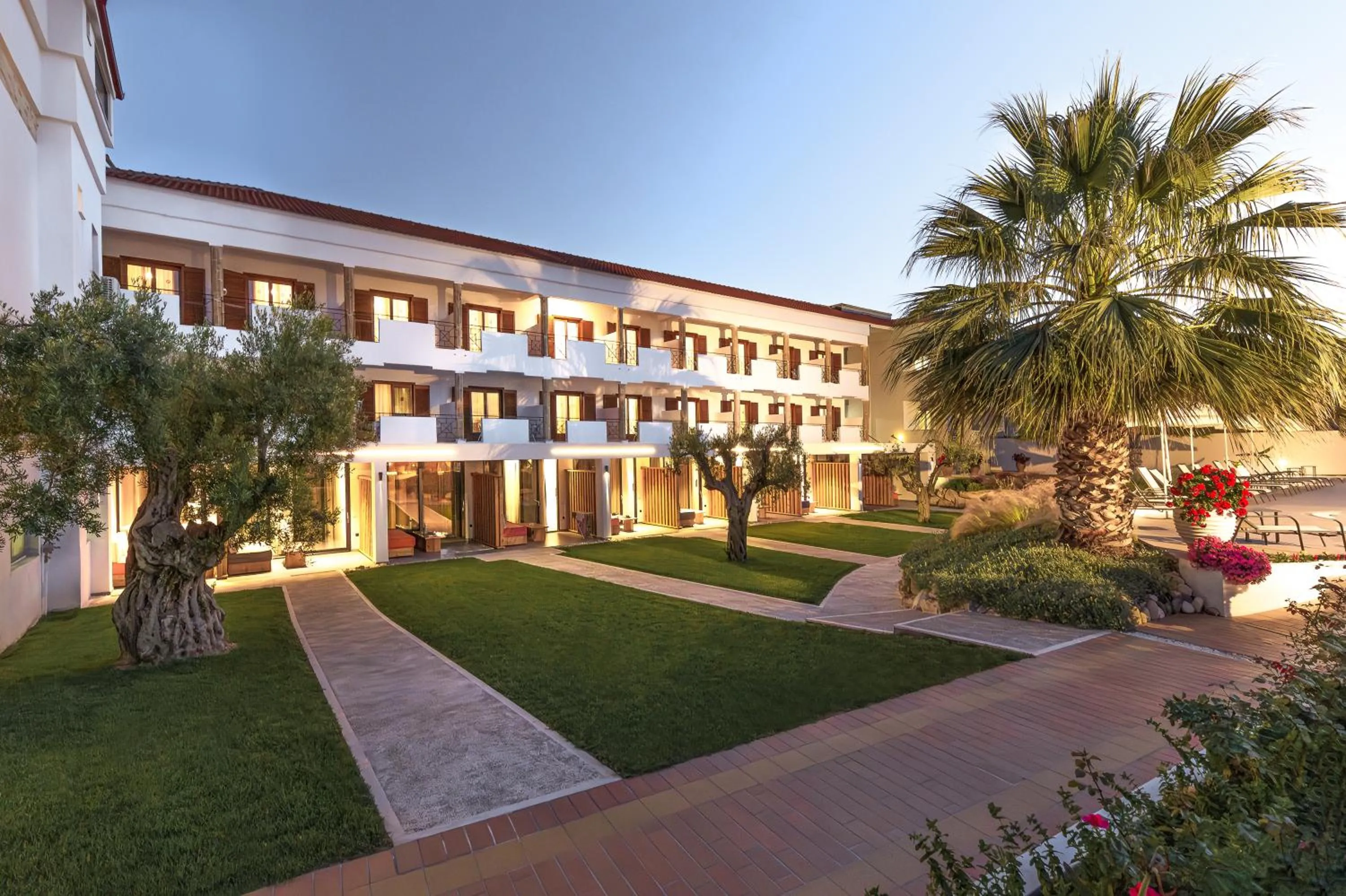 Property building in Tresor Sousouras