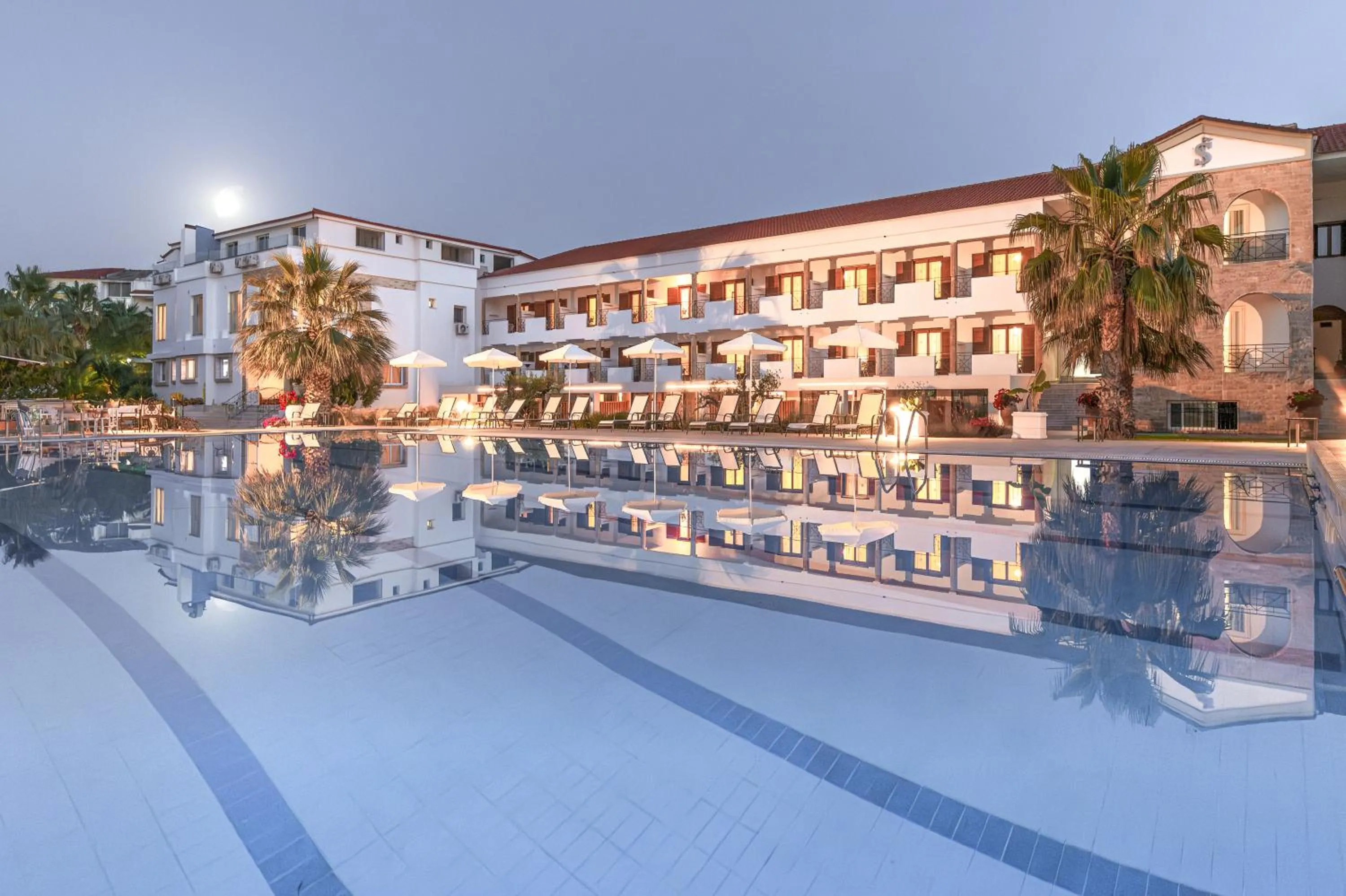 Property building in Tresor Sousouras