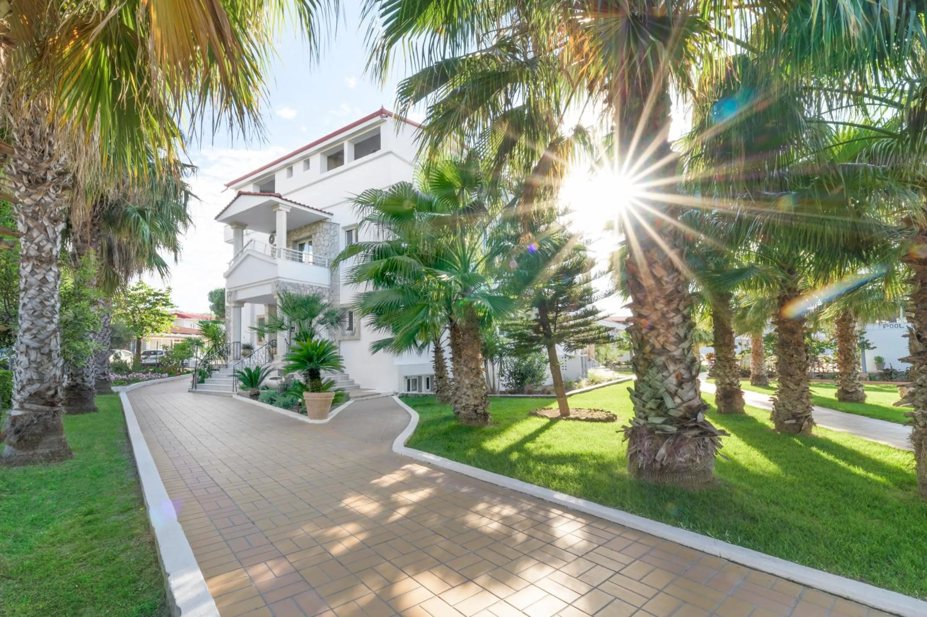 Property building in Tresor Sousouras