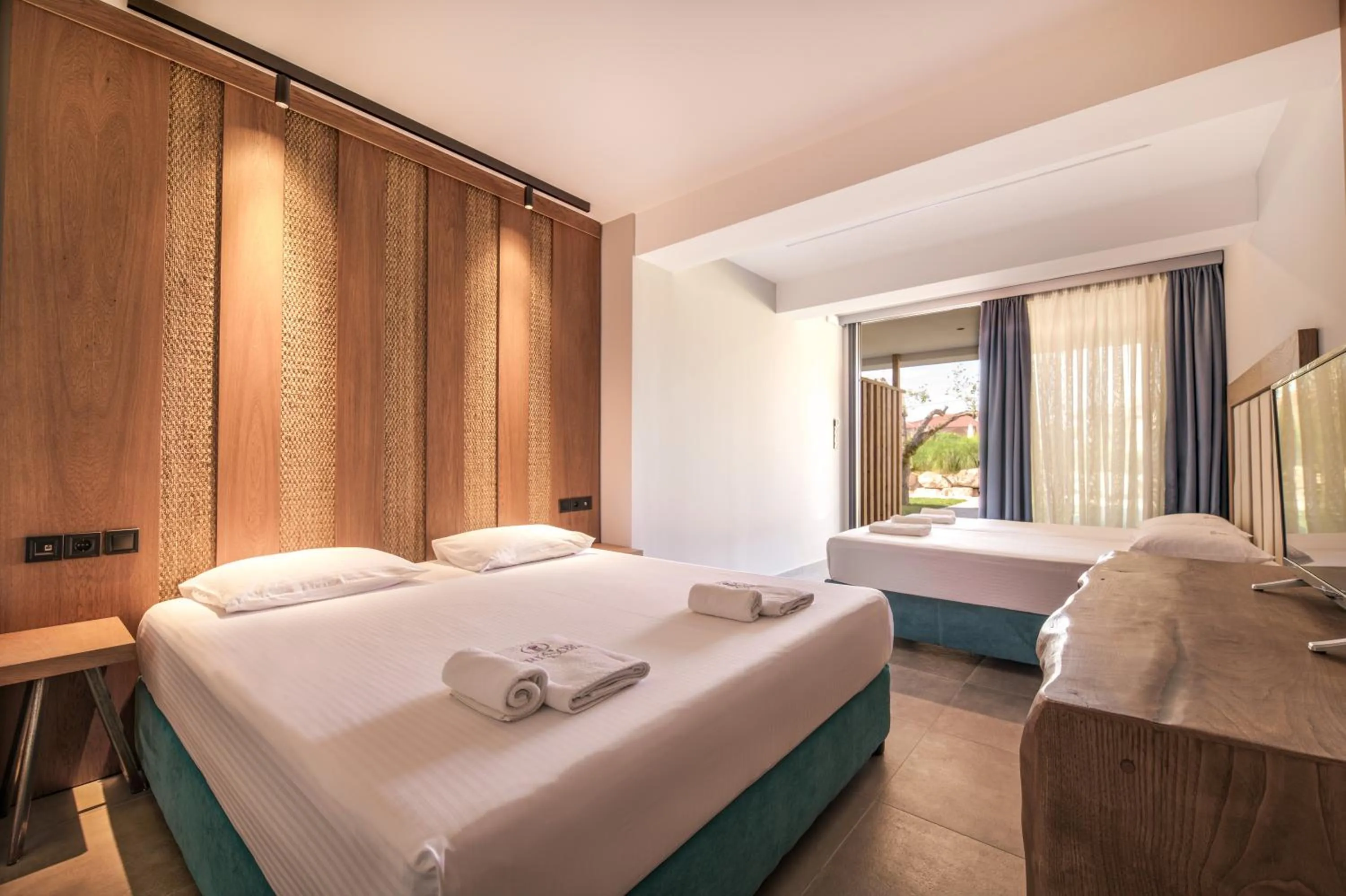 Bed in Tresor Sousouras