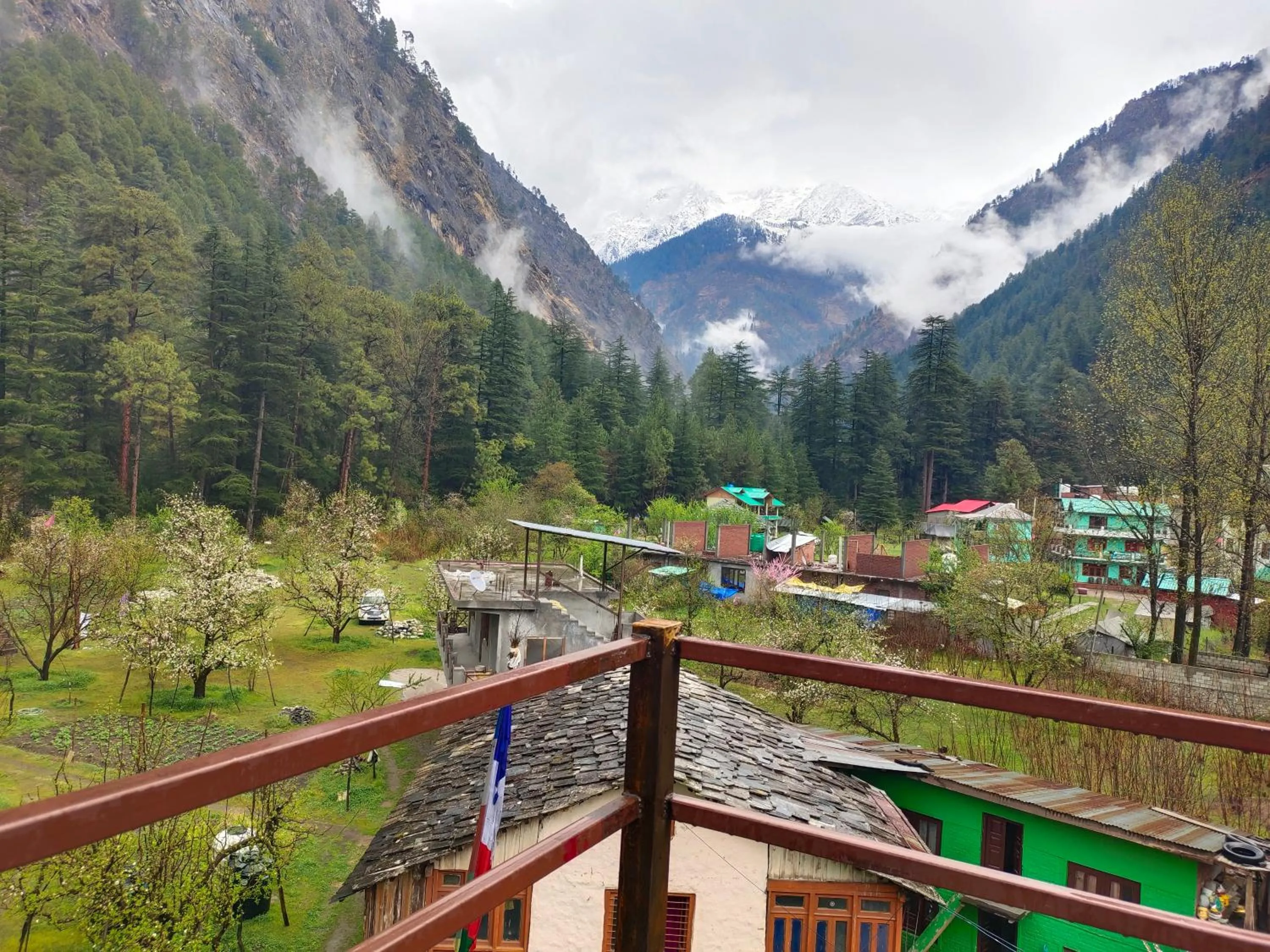 Balcony/Terrace in The Royal Orchard Kasol