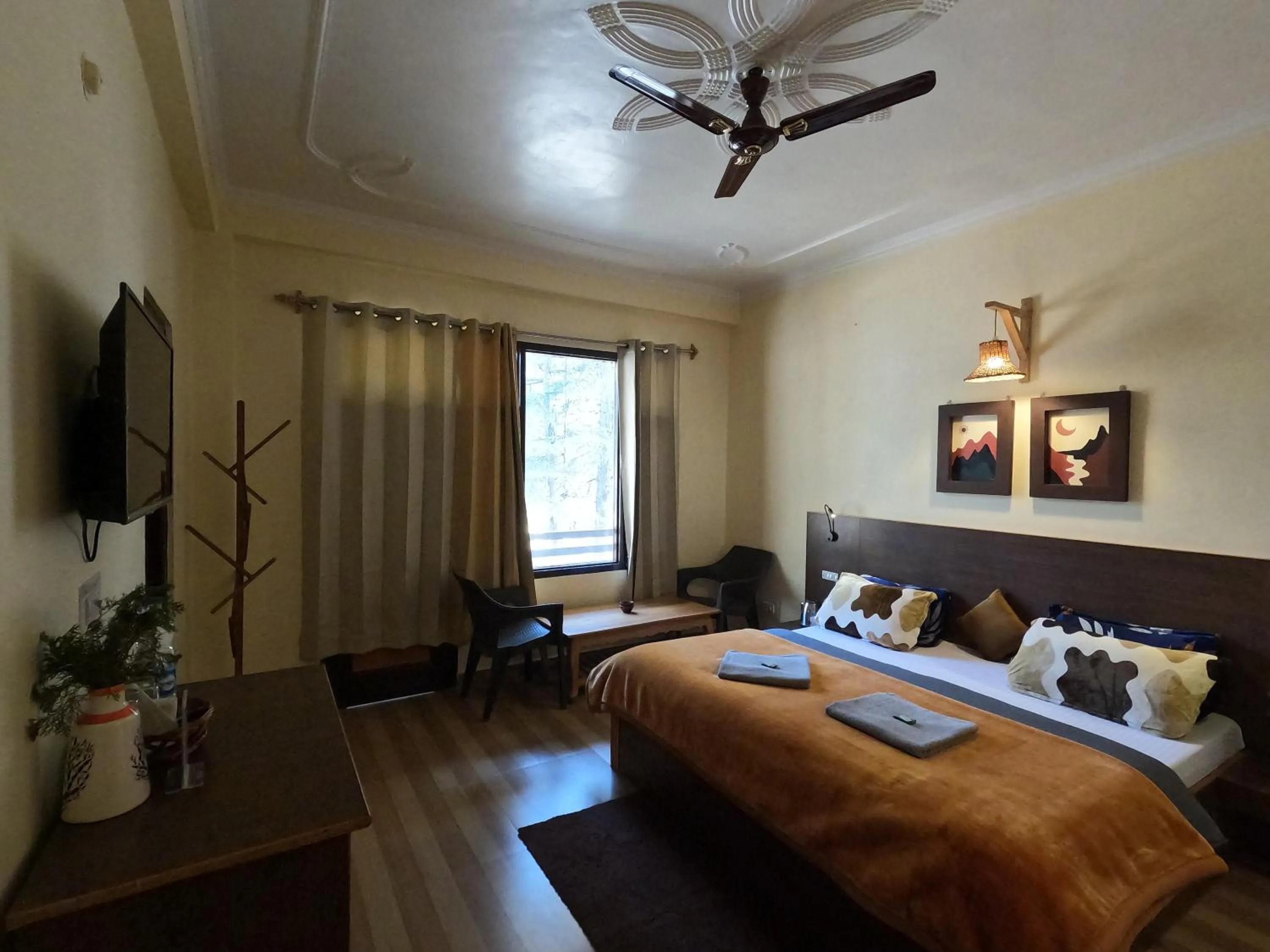 Bedroom, Bed in The Royal Orchard Kasol