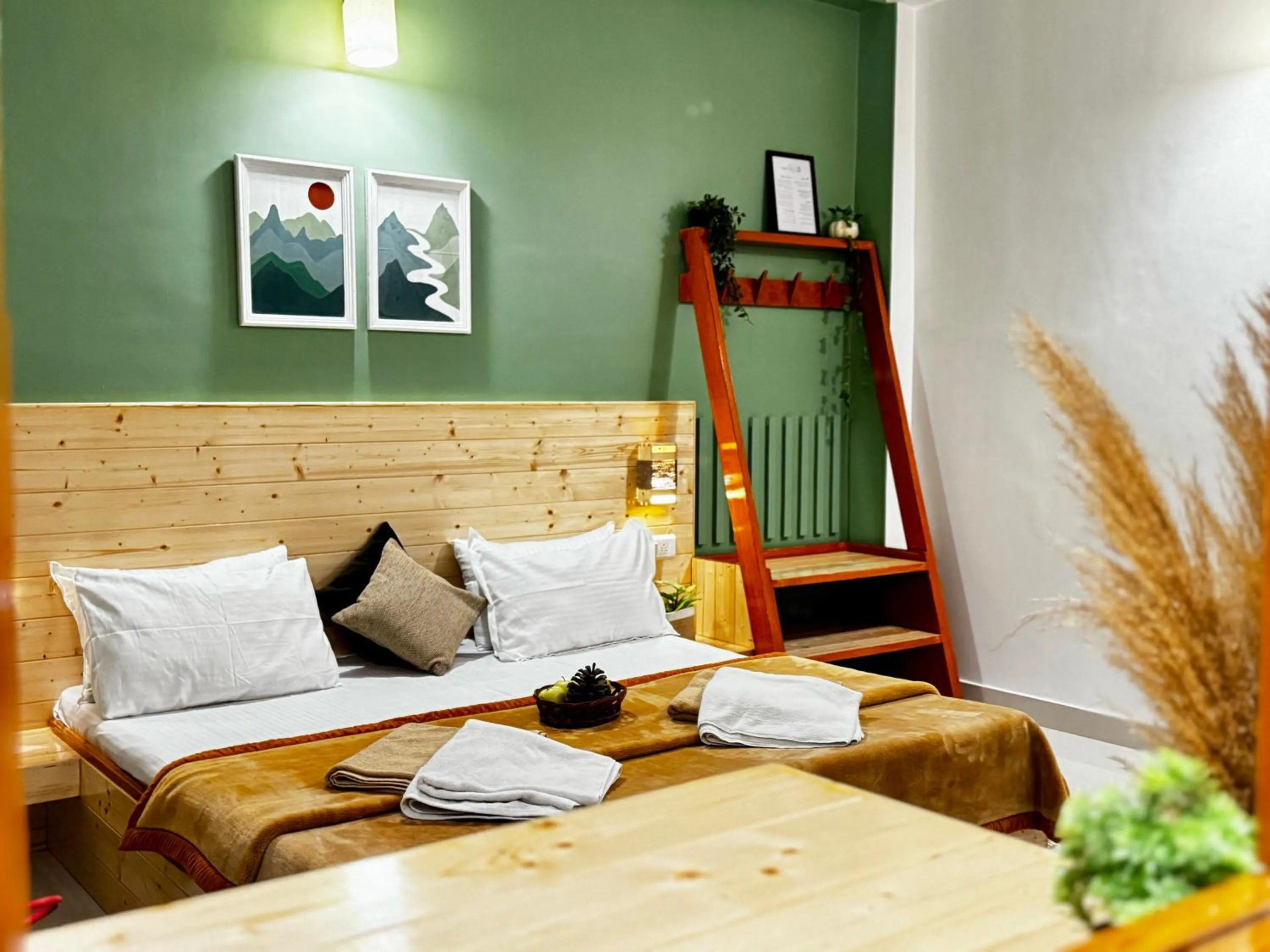 Bedroom, Bed in The Royal Orchard Kasol