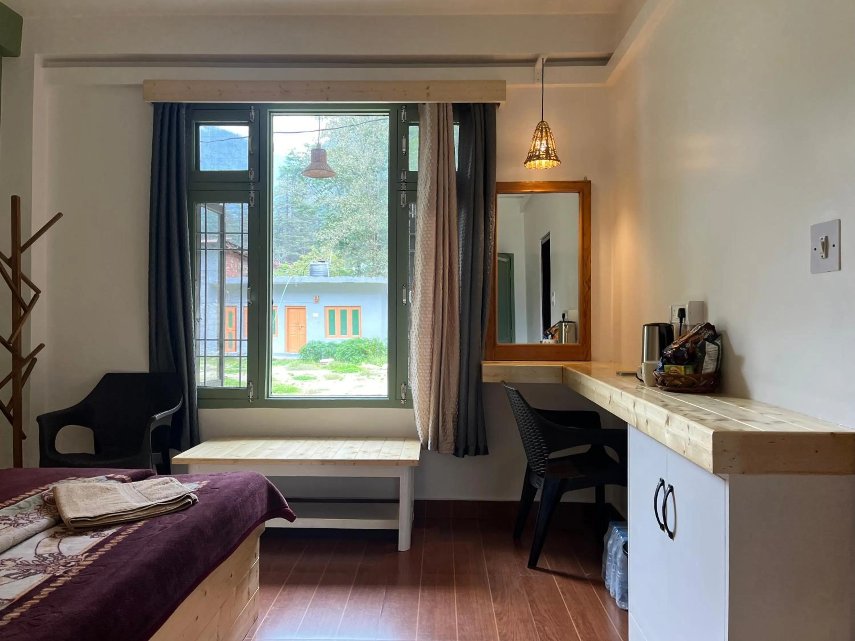 Bedroom, Bed in The Royal Orchard Kasol