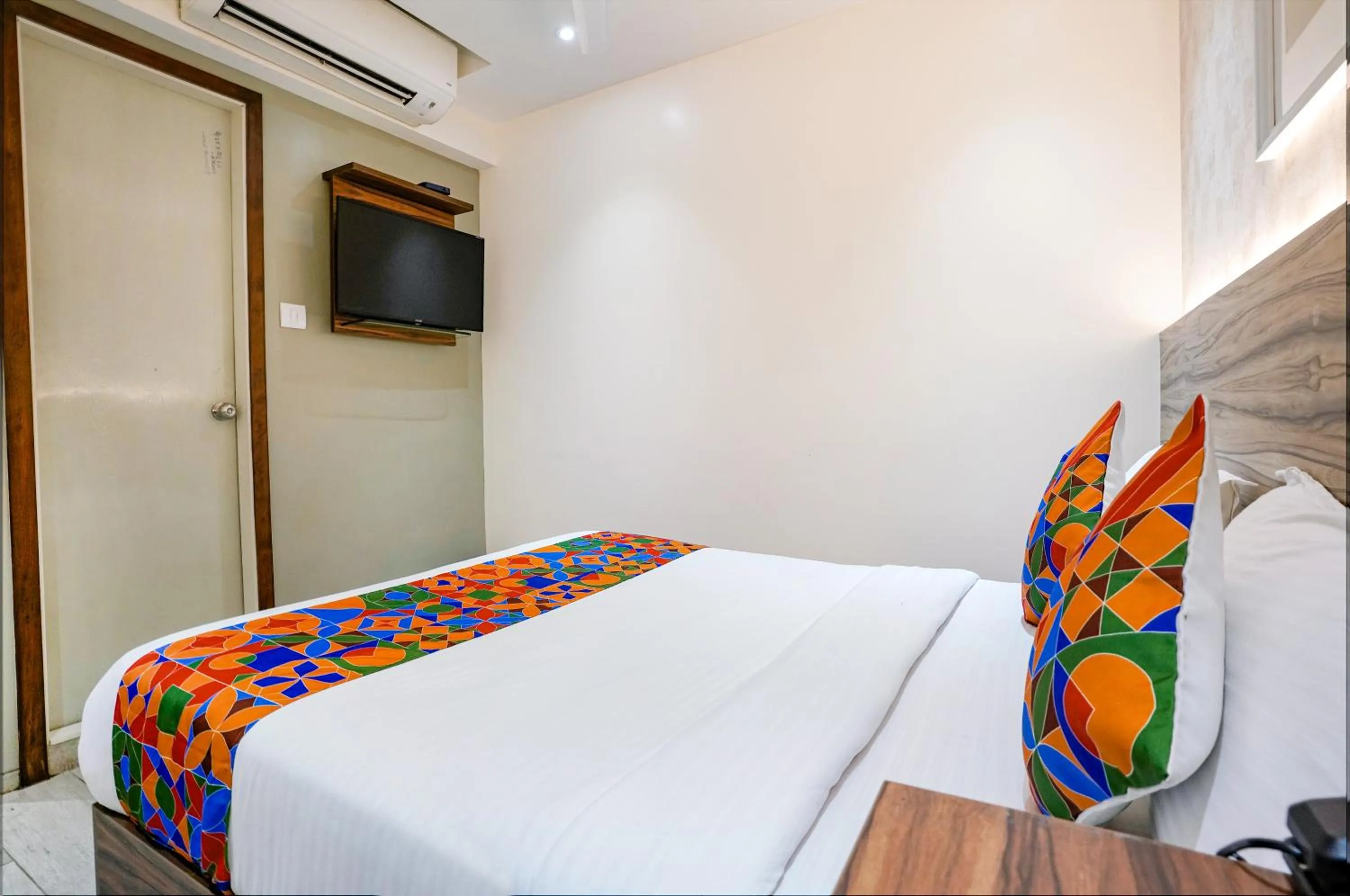 TV and multimedia, Bed in Via The Dream Residency - Nr Mumbai International Airport