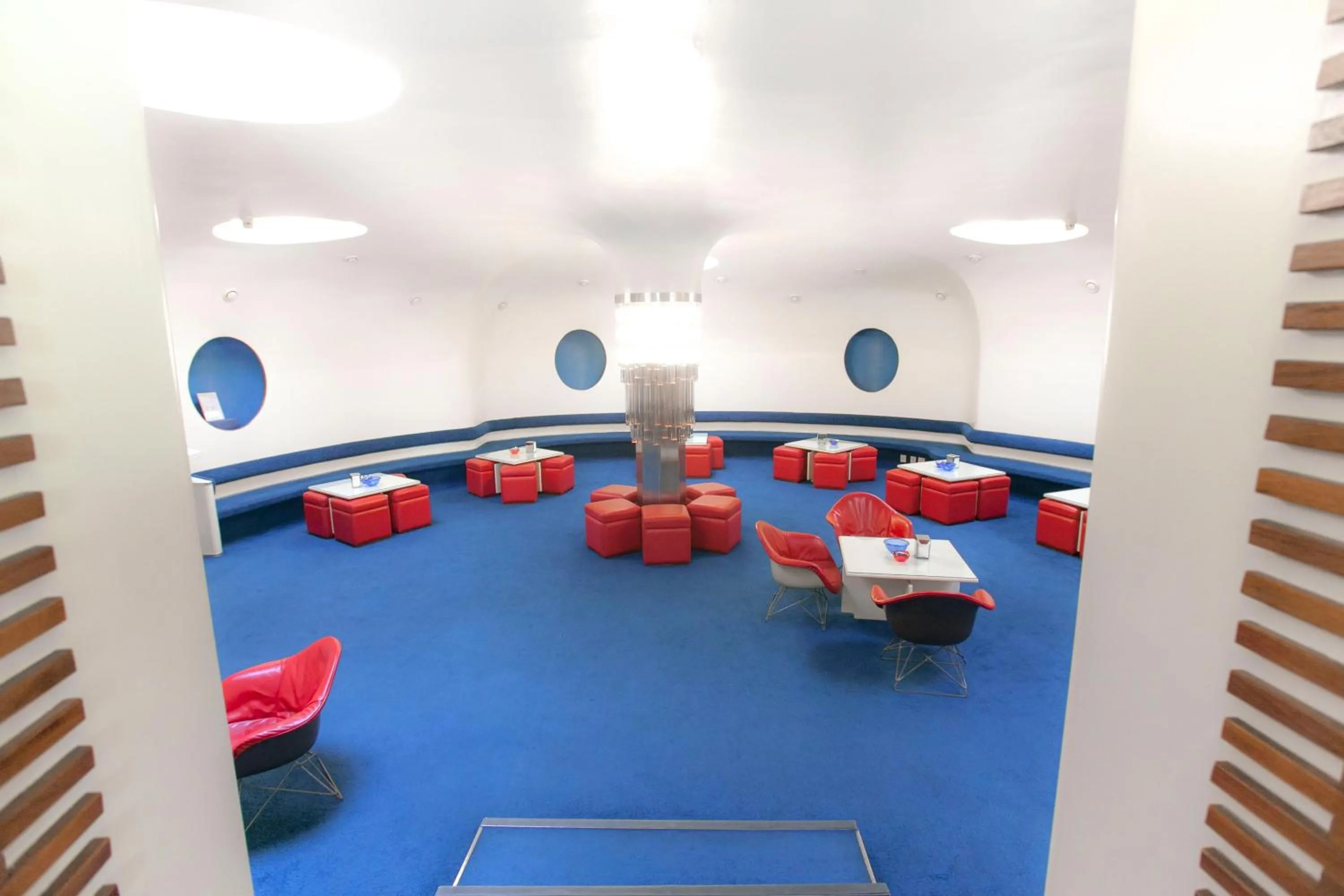 Communal lounge/ TV room in Albergo Residence Italia Vintage Hotel