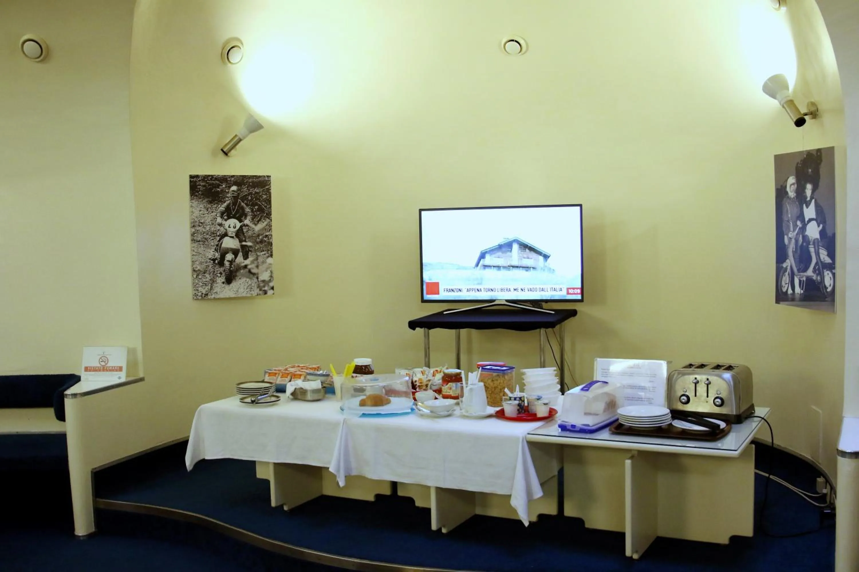 Breakfast in Albergo Residence Italia Vintage Hotel