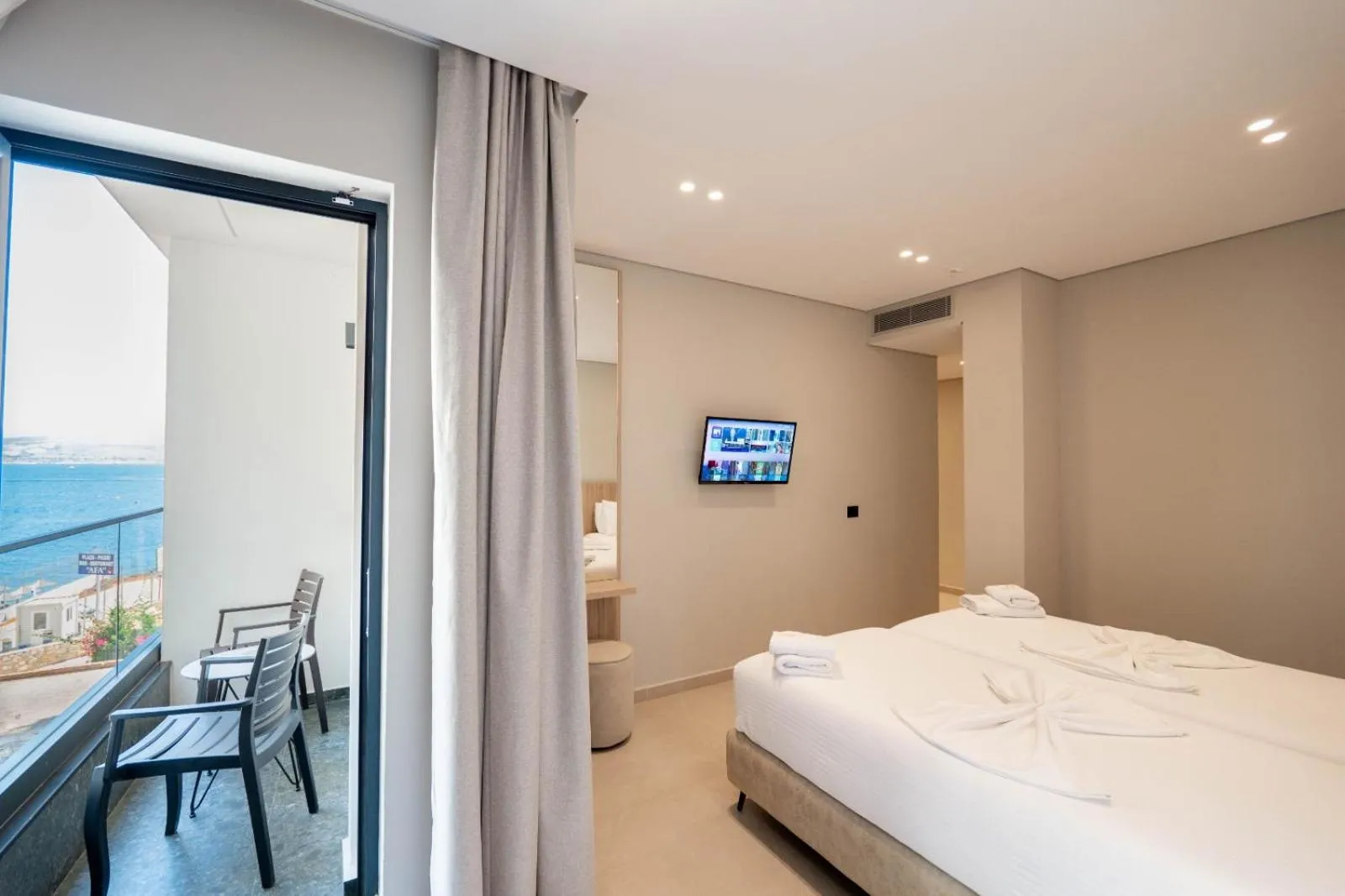 Balcony/Terrace, Bed in Hotel Portanova