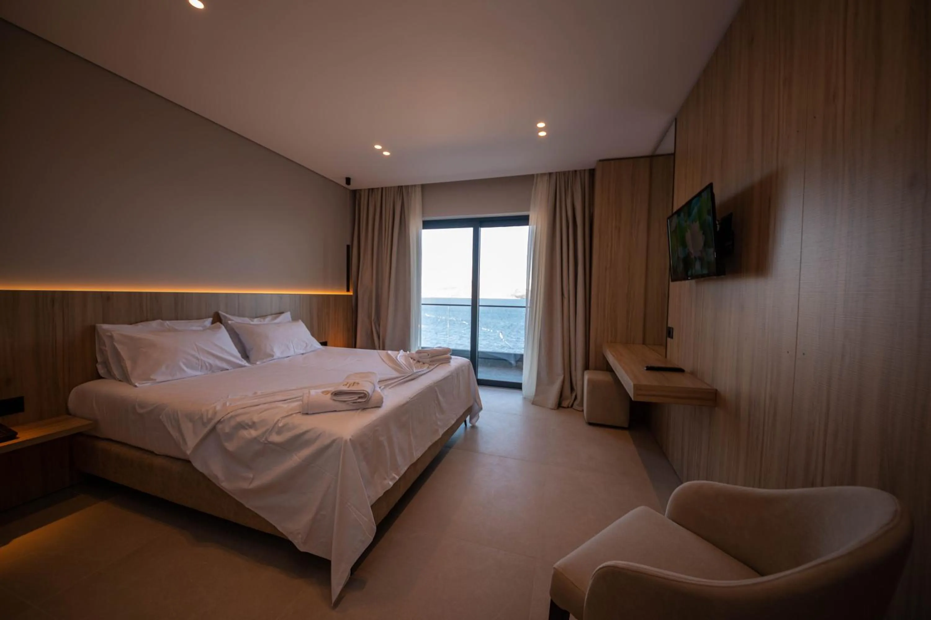 Deluxe Double Room with Balcony and Sea View in Hotel Portanova