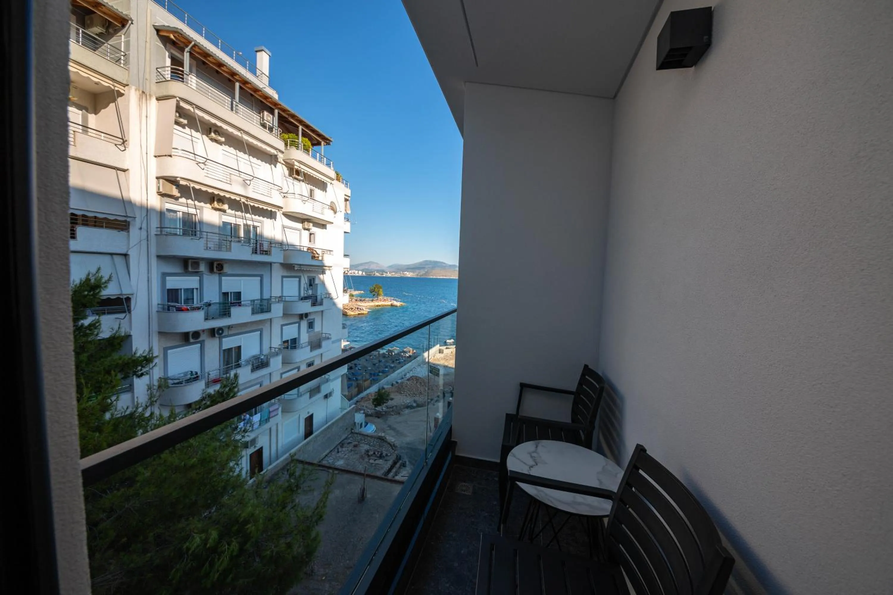 Deluxe Double/Twin Room with Side Sea View in Hotel Portanova