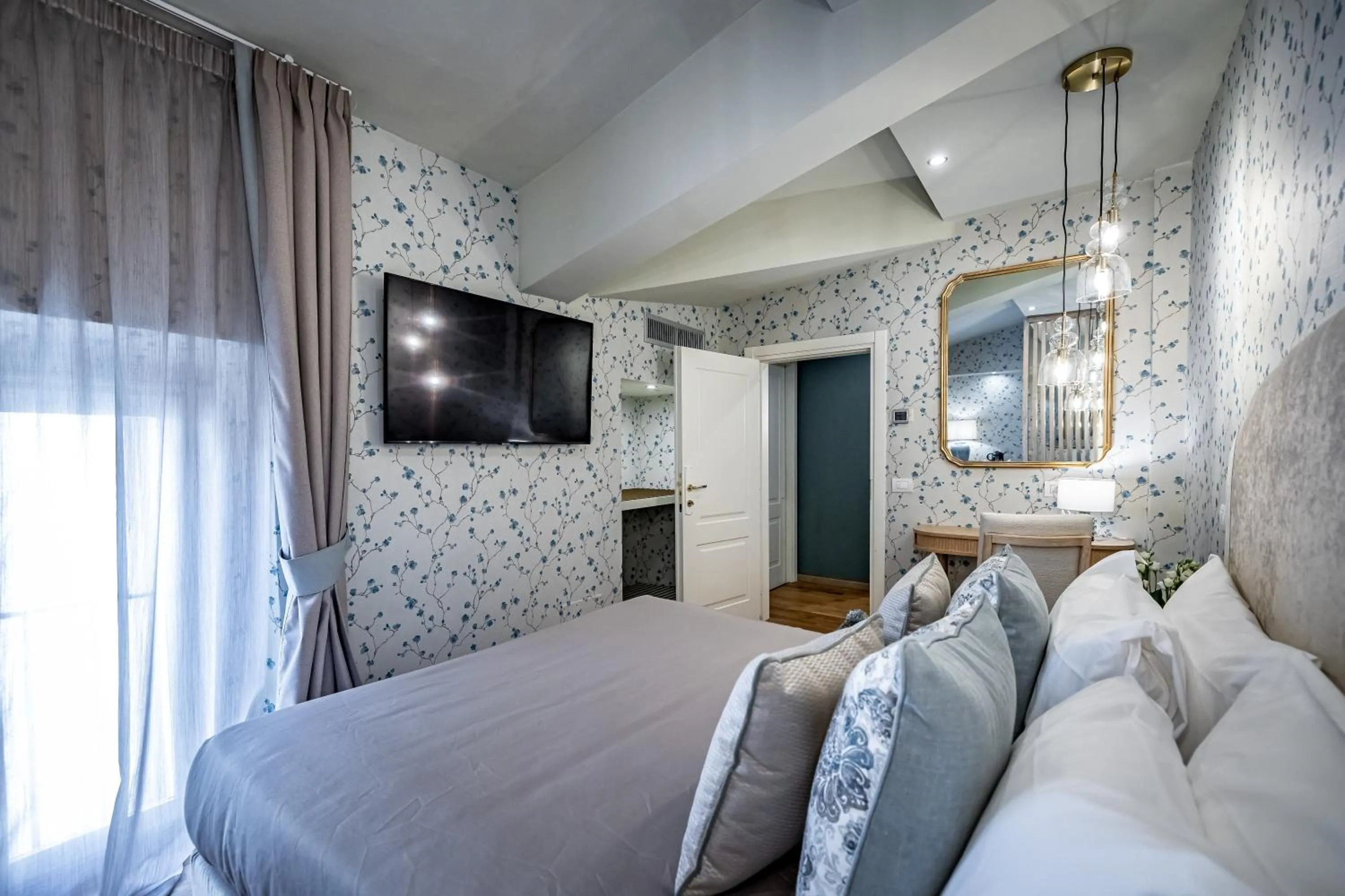 TV and multimedia, Bed in Hotel La Scaletta al Ponte Vecchio