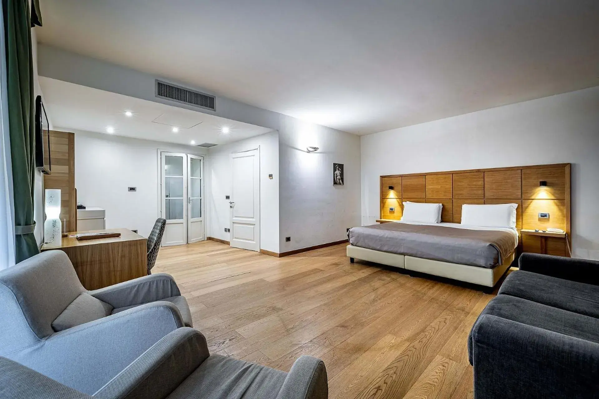 Deluxe Double Room in Hotel La Scaletta al Ponte Vecchio Deluxe Double Room in Hotel La Scaletta al Ponte Vecchio