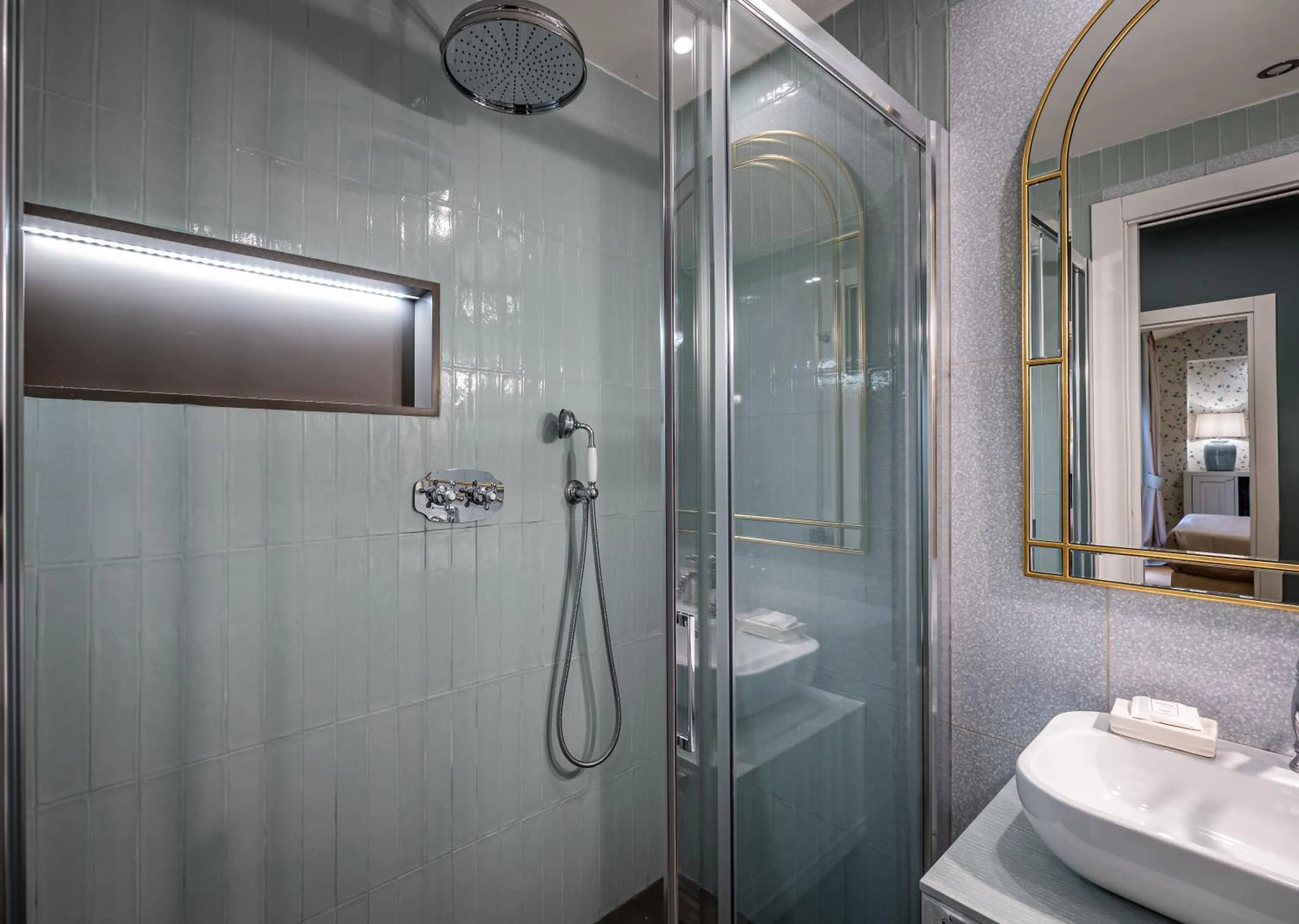 Shower in Hotel La Scaletta al Ponte Vecchio