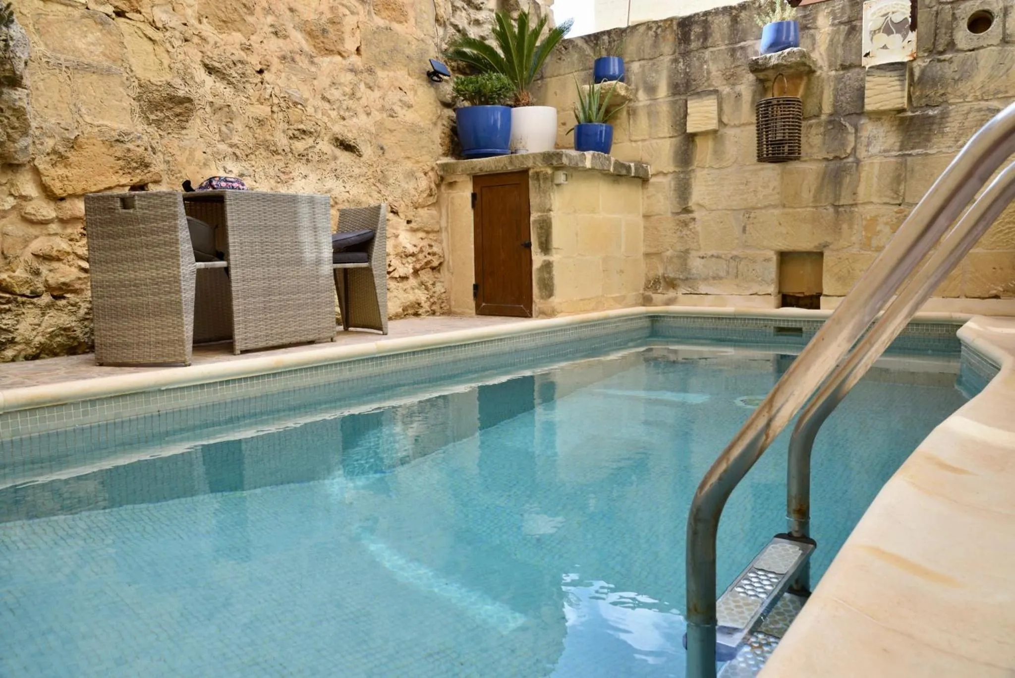 Swimming pool in San Pawl B&b farmhouse- KORTOLL