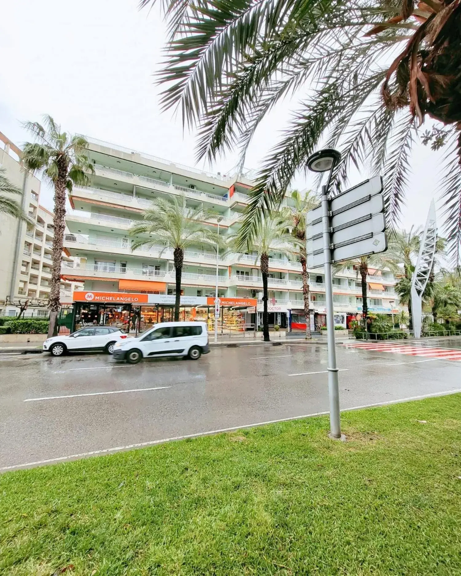 Three-Bedroom Apartment in SALOU FAMILY APARTMENT Three-Bedroom Apartment in SALOU FAMILY APARTMENT