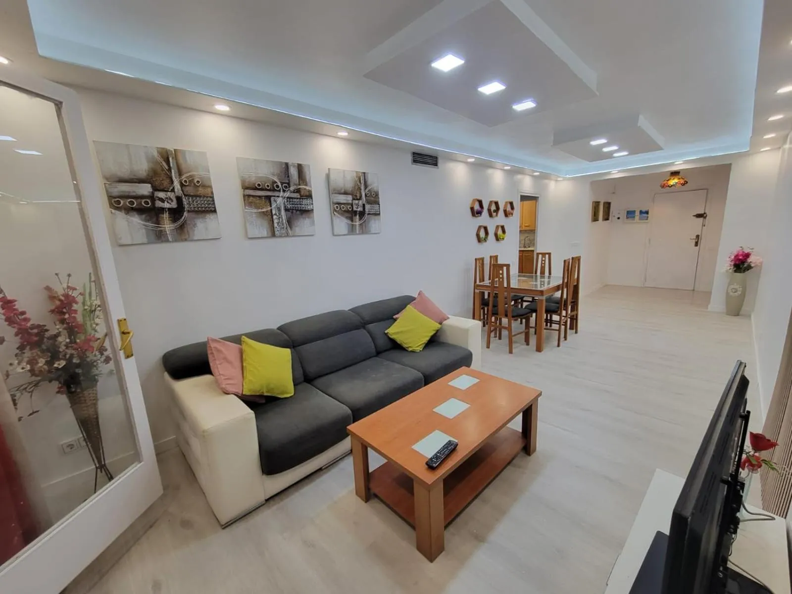 Three-Bedroom Apartment in SALOU FAMILY APARTMENT