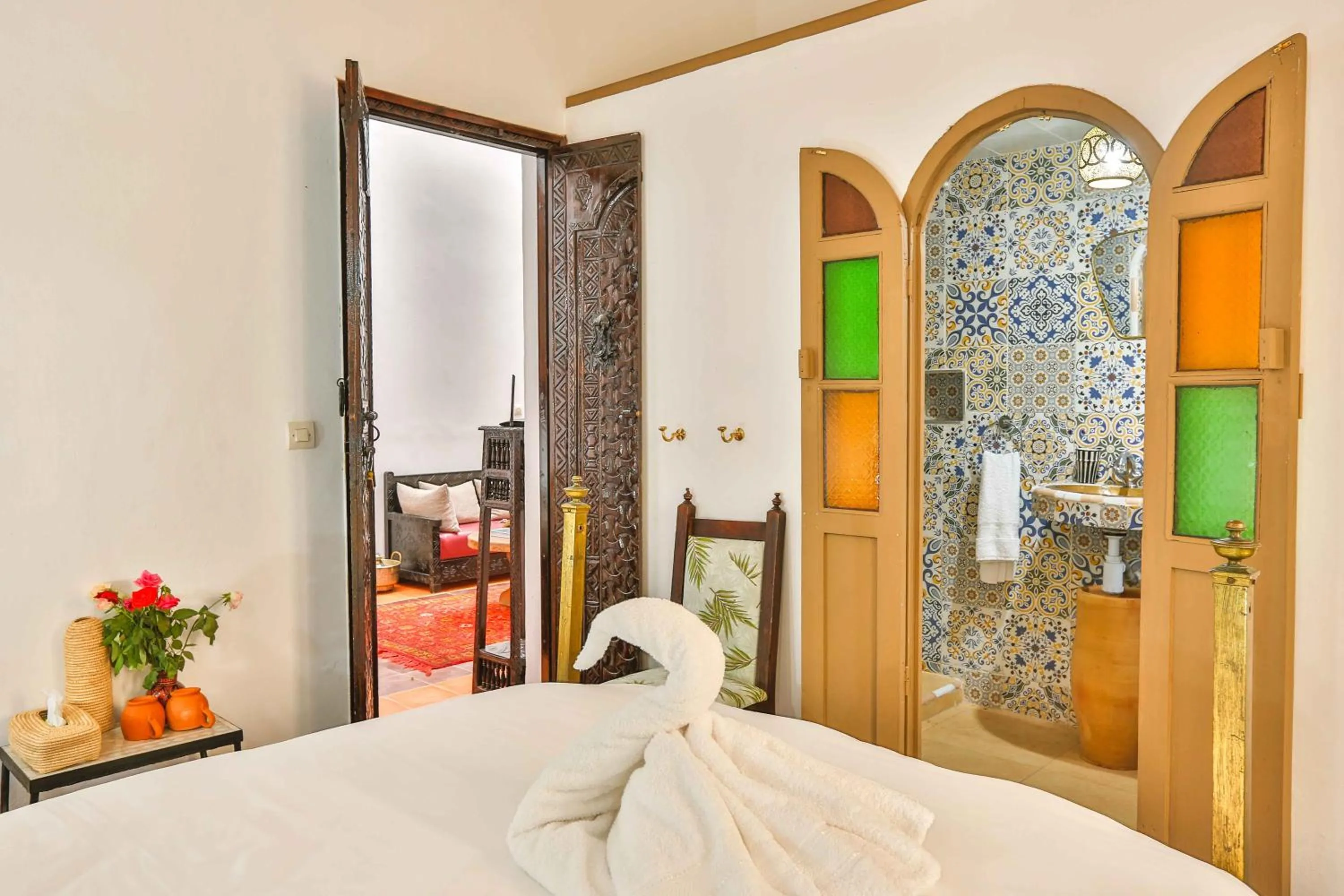Bathroom, Bed in Luxury Riad Mounia