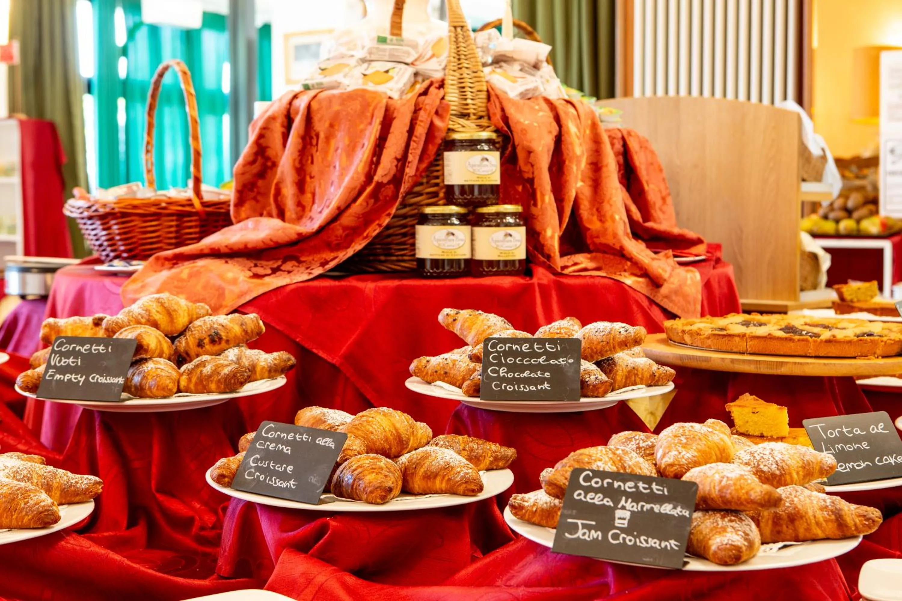 Breakfast in Hotel Lungomare