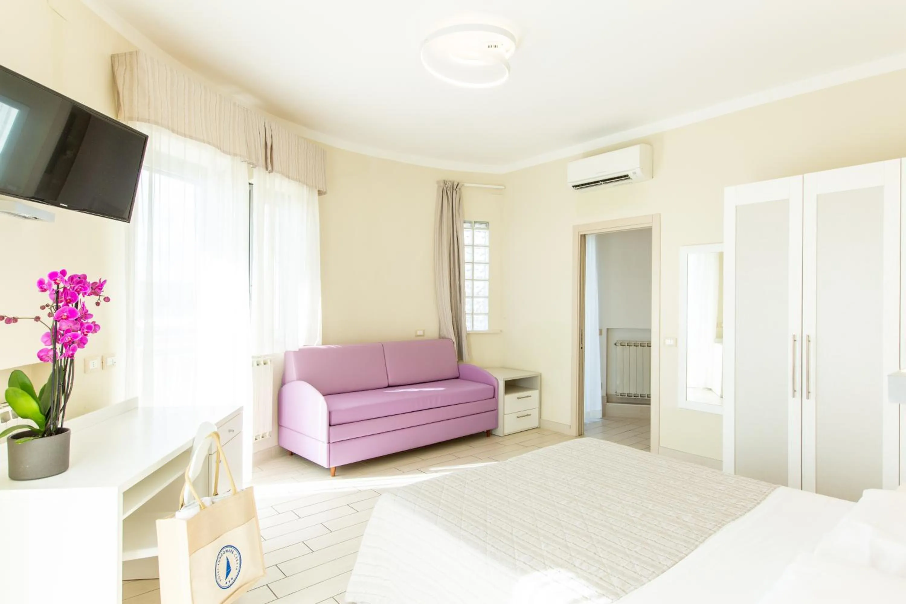 Bedroom, Bed in Hotel Lungomare