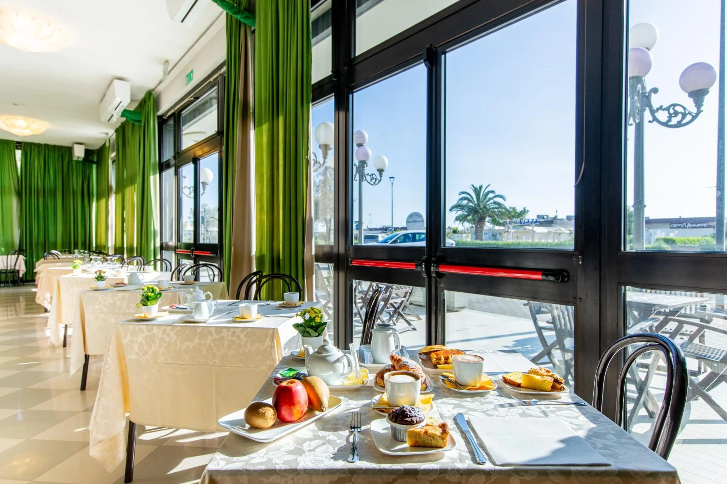 Breakfast in Hotel Lungomare