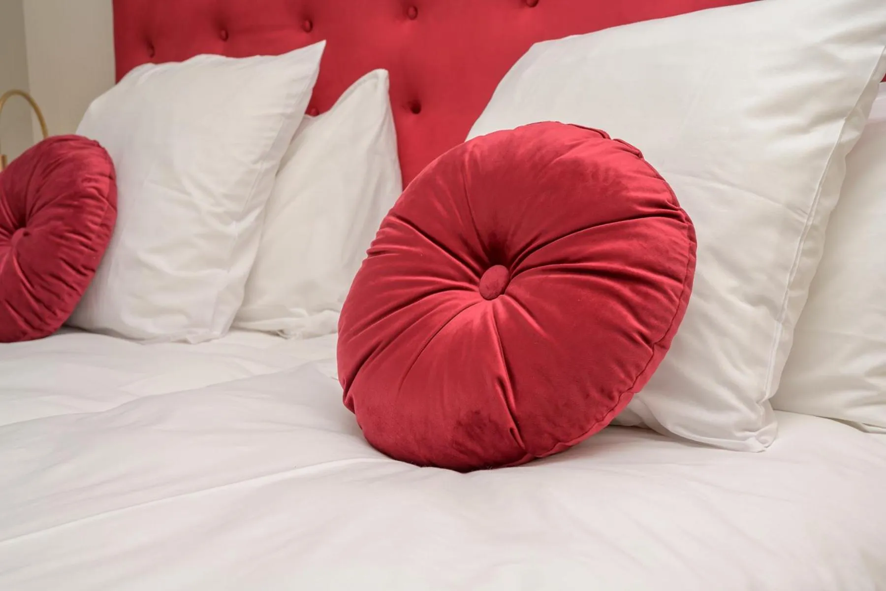 Bed in Logis HOTEL DU PARC