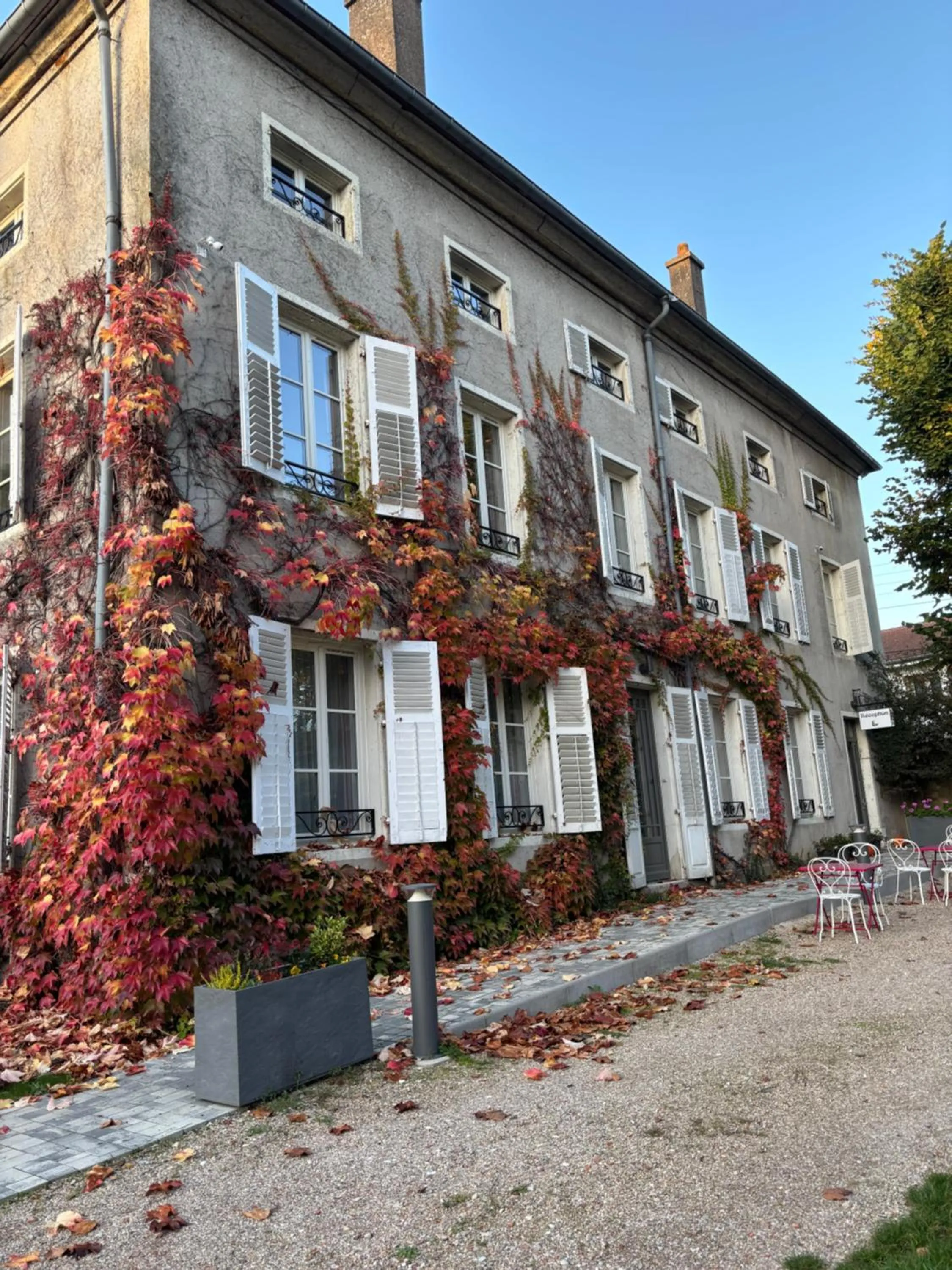 Property building in Logis HOTEL DU PARC