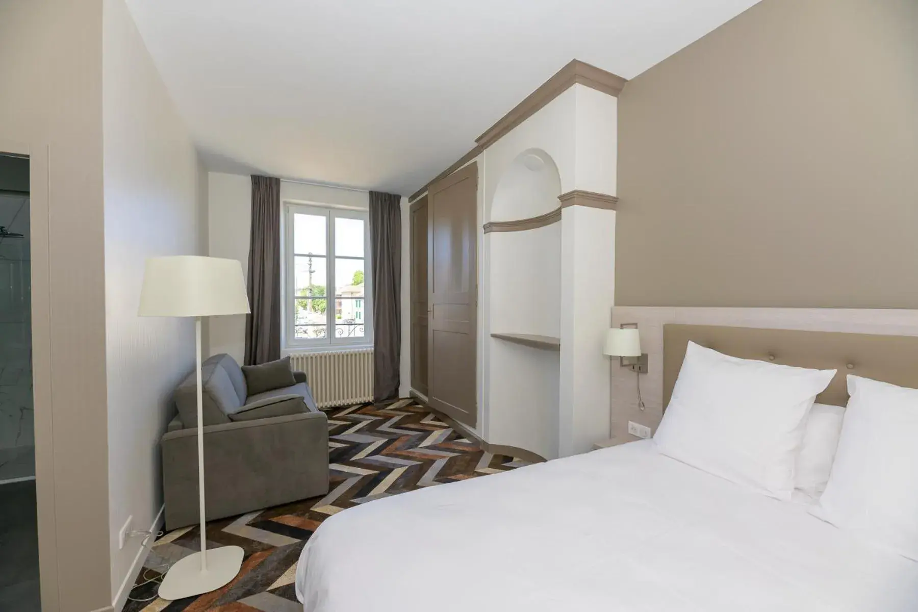 Photo of the whole room, Bed in Logis HOTEL DU PARC Photo of the whole room, Bed in Logis HOTEL DU PARC