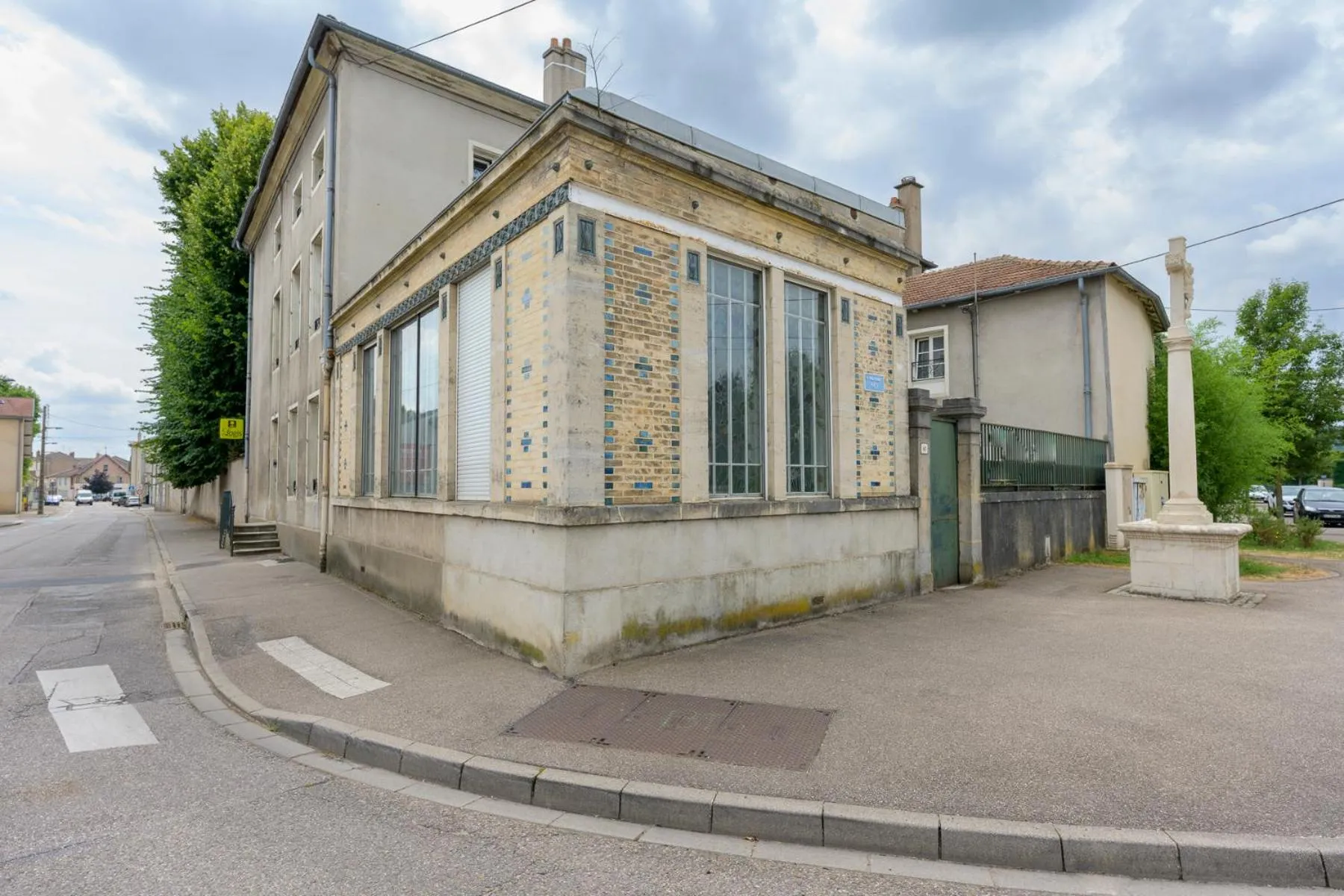 Facade/entrance in Logis HOTEL DU PARC