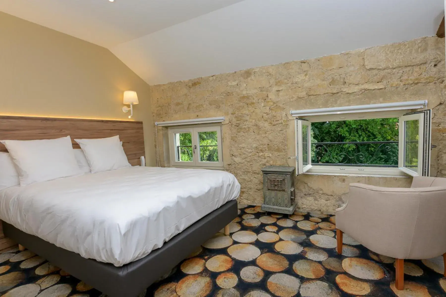 Garden view, Bed in Logis HOTEL DU PARC Garden view, Bed in Logis HOTEL DU PARC