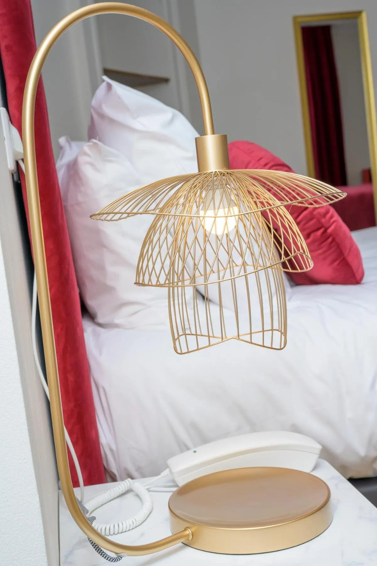 Bed in Logis HOTEL DU PARC