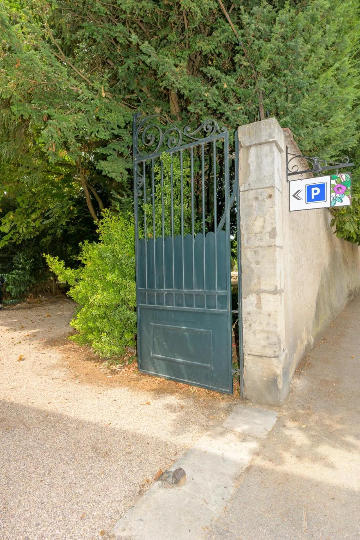 Parking in Logis HOTEL DU PARC