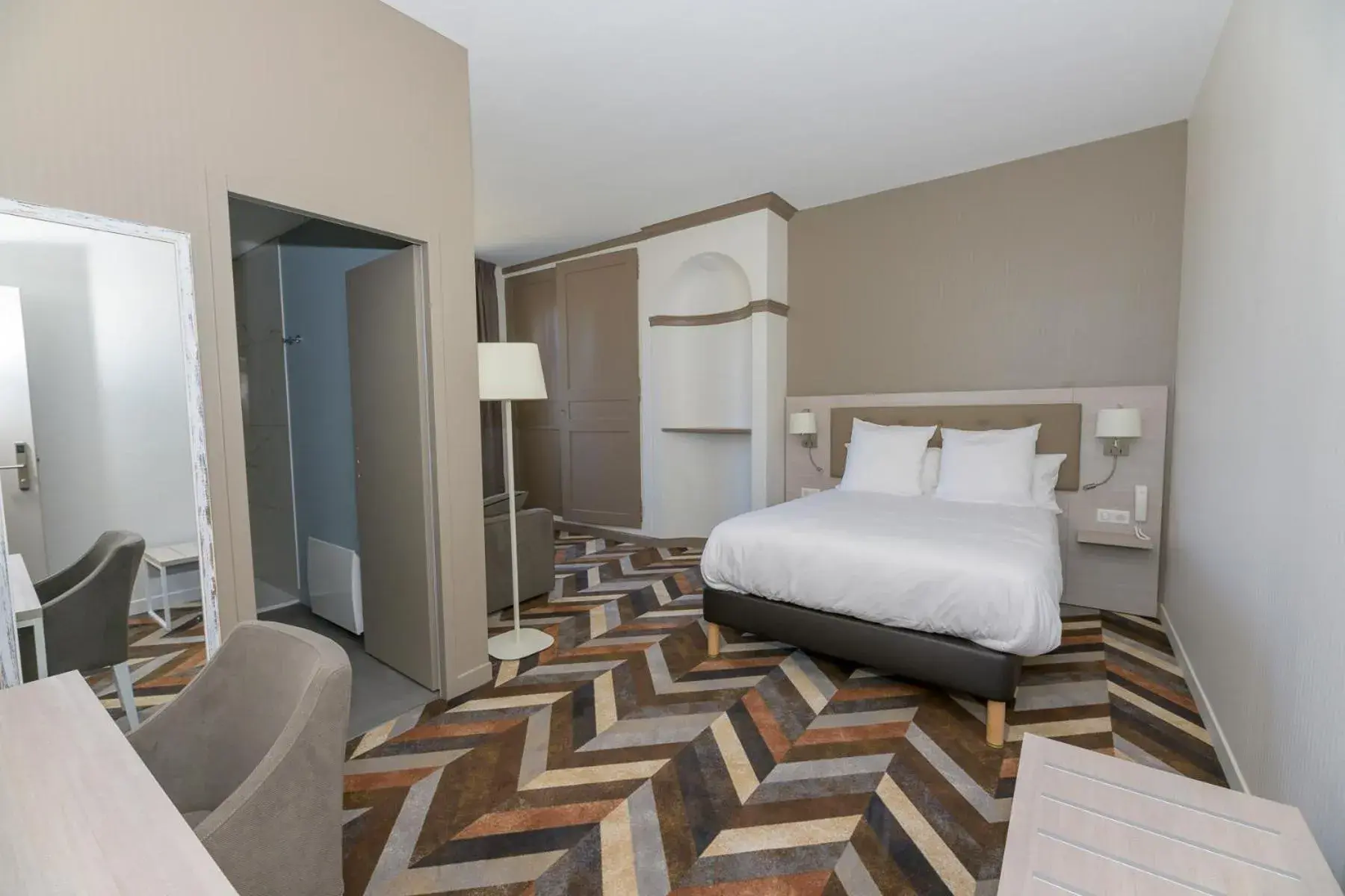 Photo of the whole room, Bed in Logis HOTEL DU PARC Photo of the whole room, Bed in Logis HOTEL DU PARC