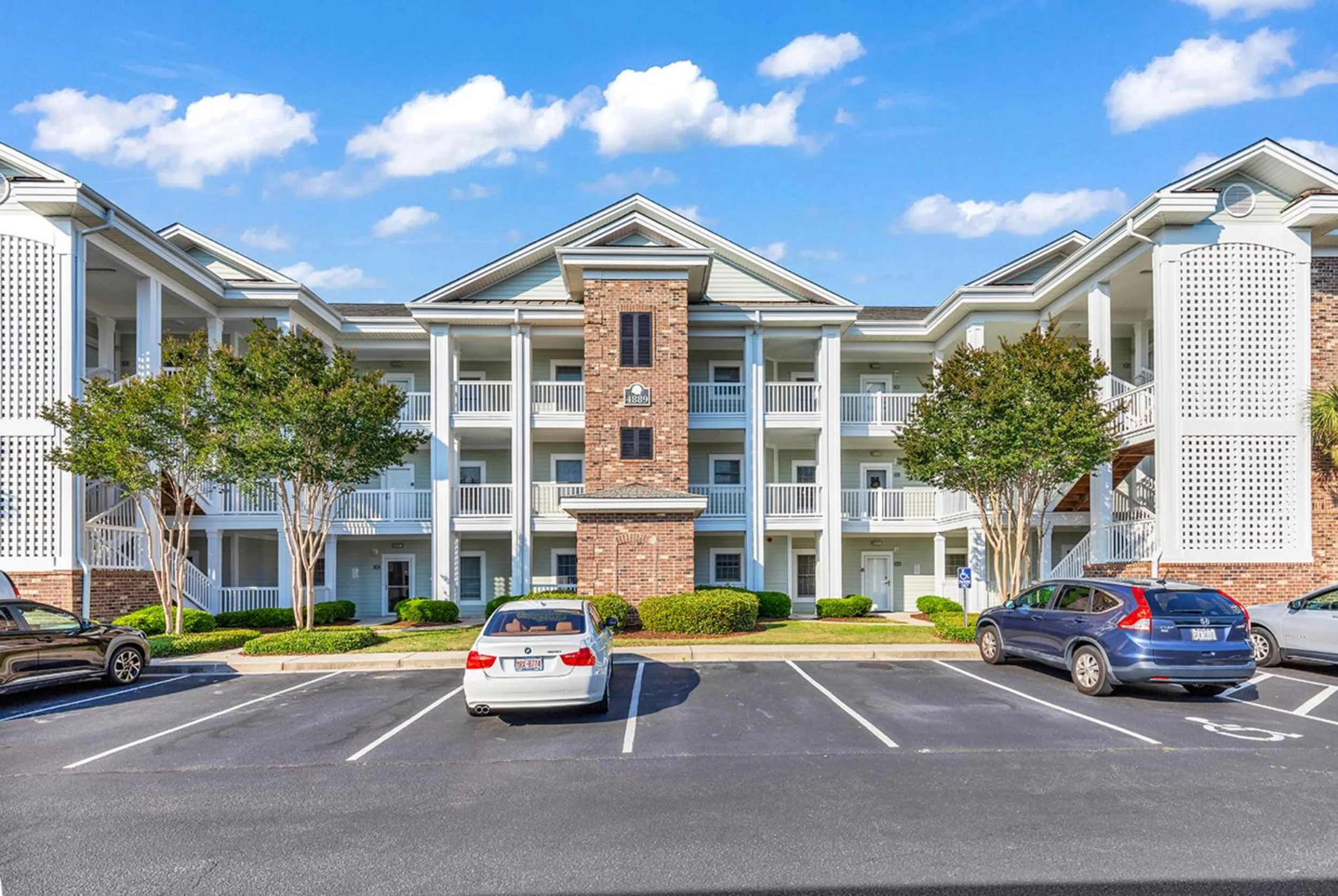 Property building in Stunning 3BR Condo near Myrtlewood Golf Resort and Beach