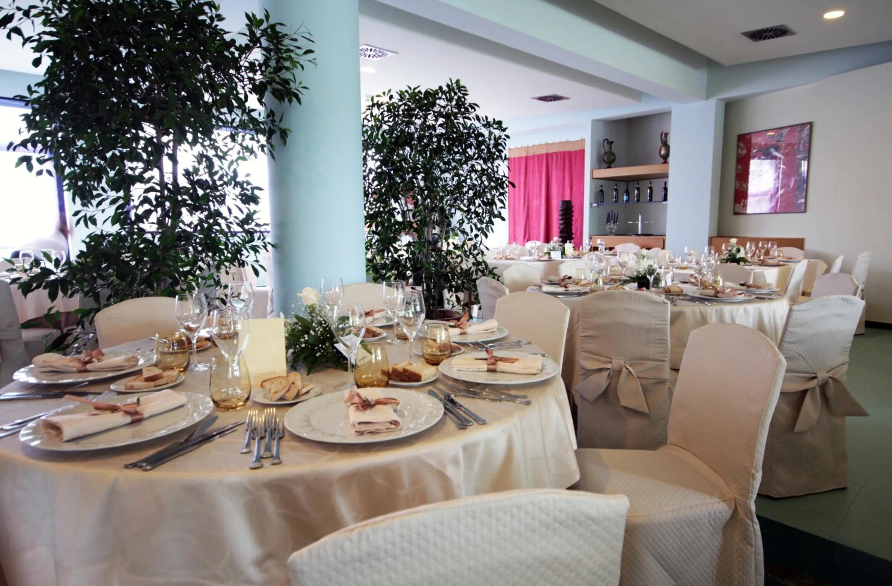 Restaurant/places to eat in Rada Siri