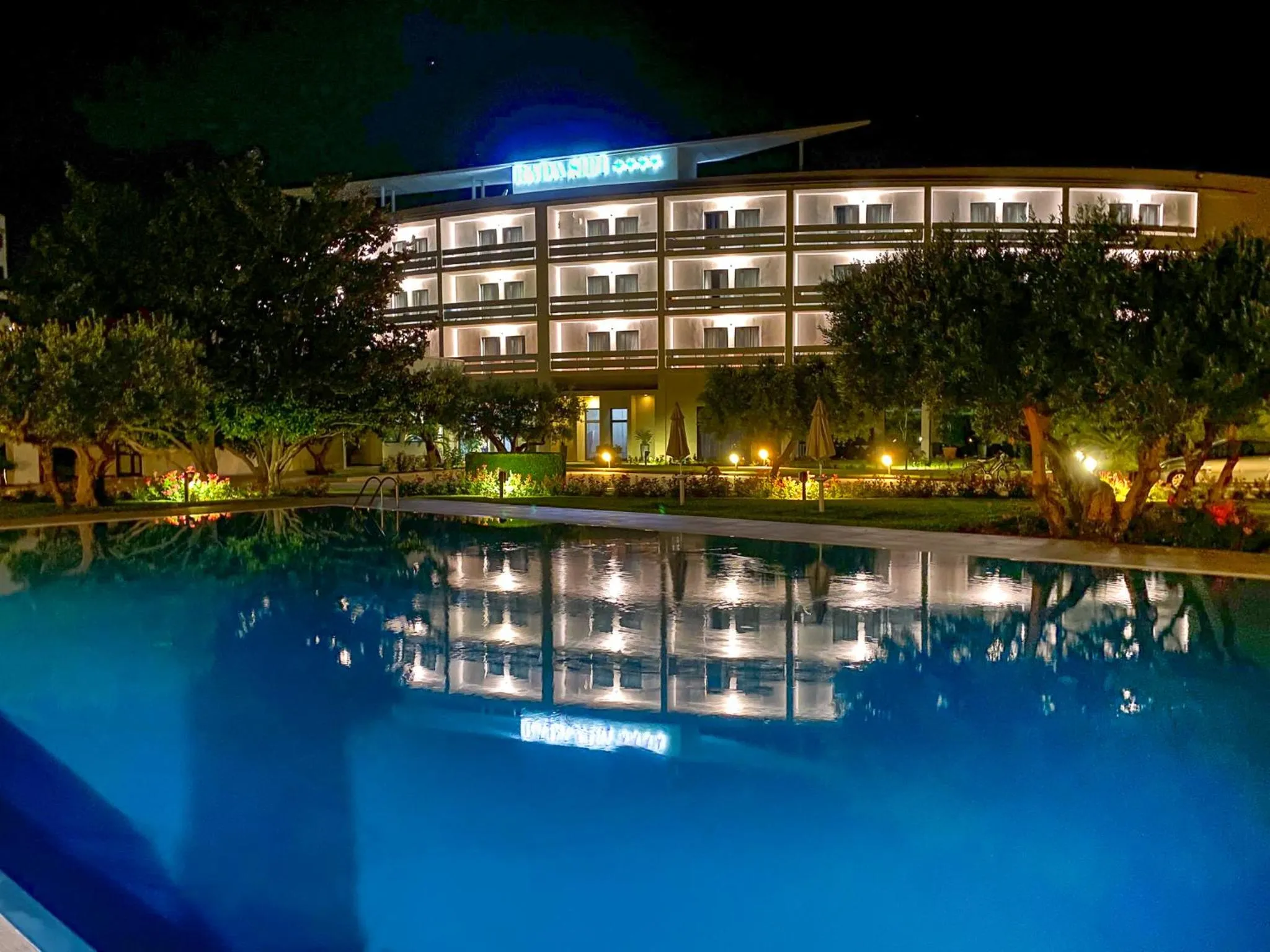 Swimming pool in Rada Siri