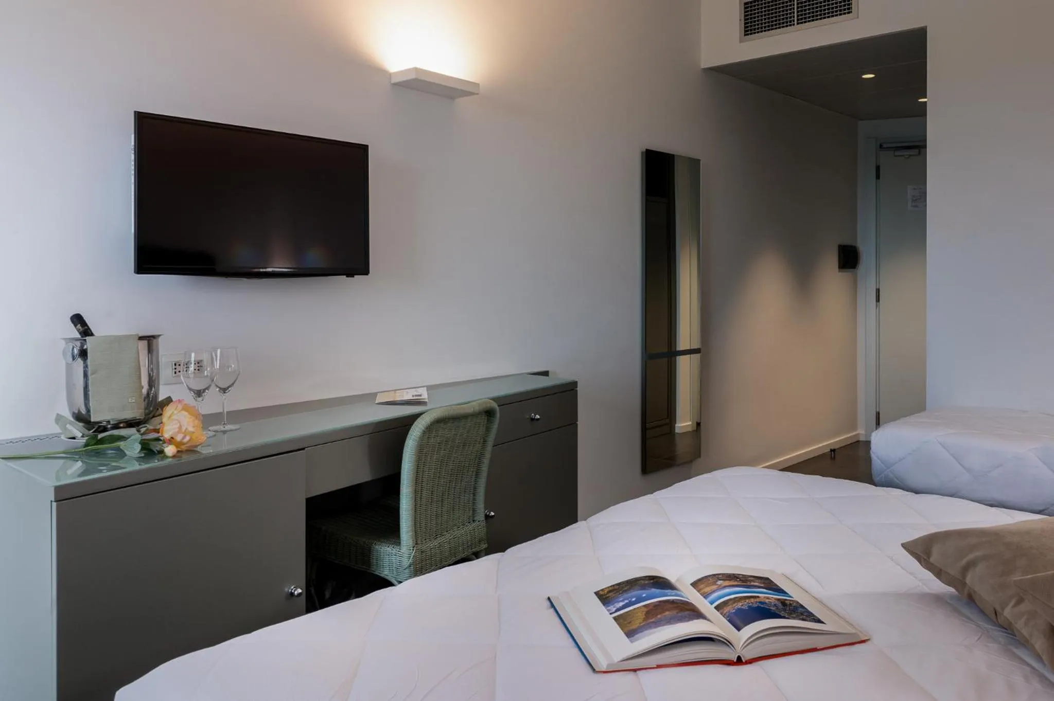 hair dresser, Bed in Rada Siri