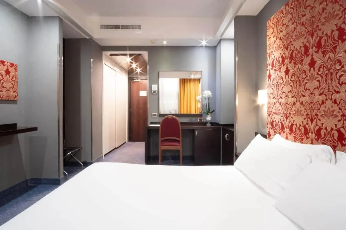 Photo of the whole room, Bed in Hotel IMPERATORI