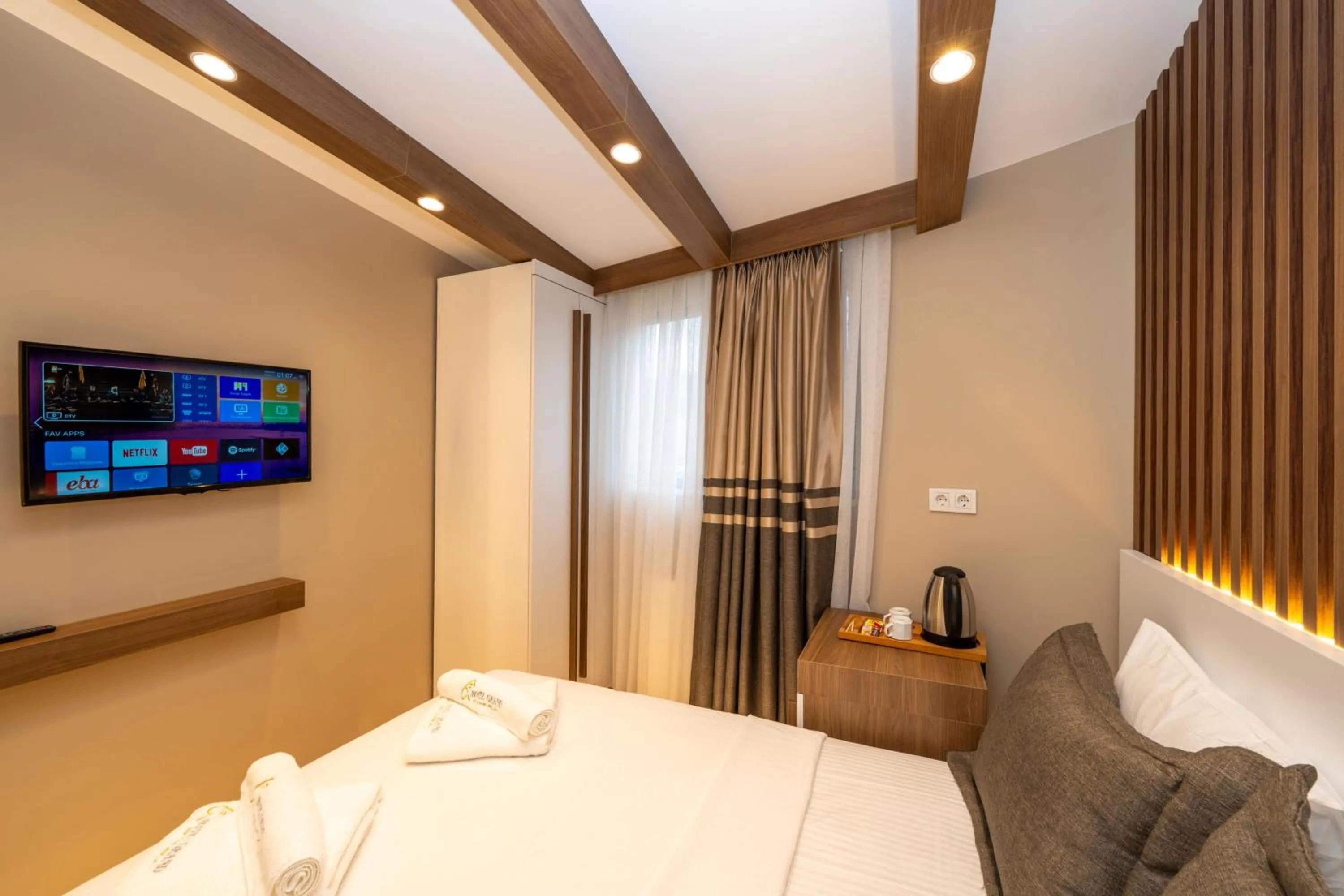 Bed in Hotel Grand İstanbul