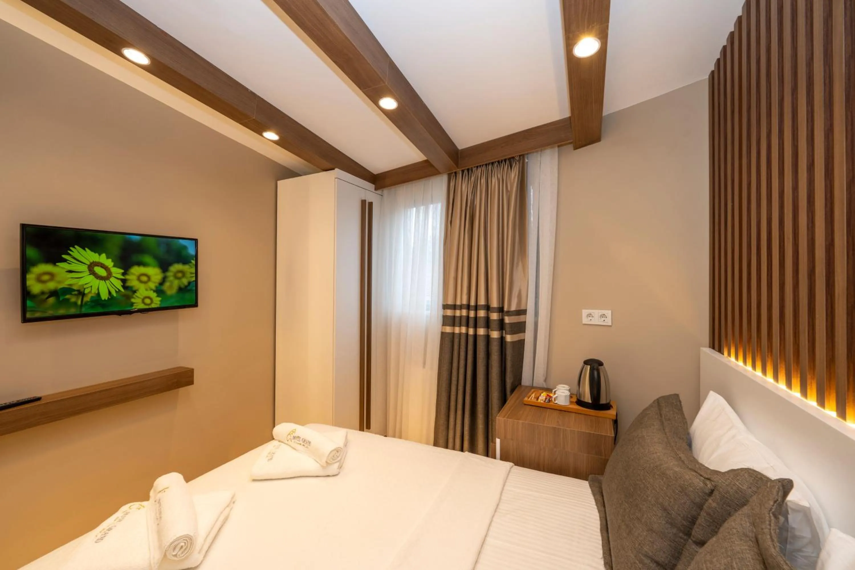 Bed in Hotel Grand İstanbul